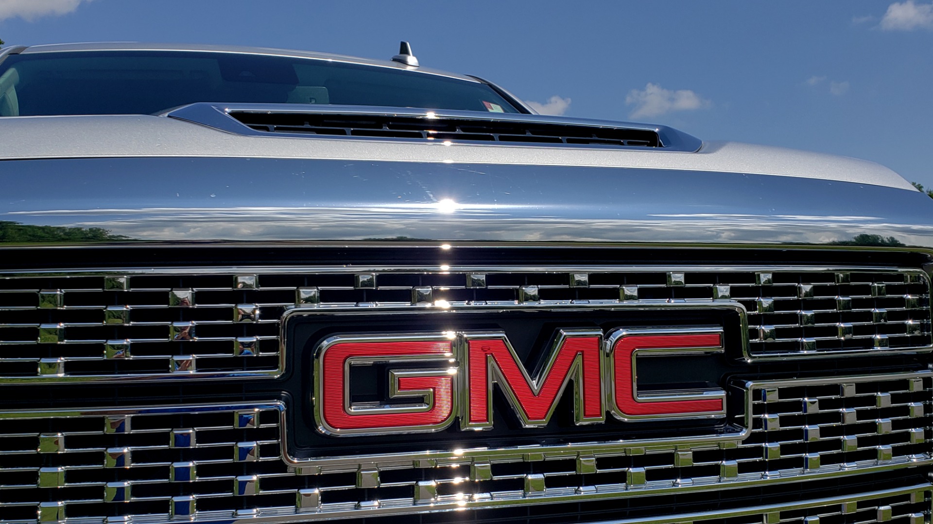 Used 2018 GMC Sierra 2500HD Denali for sale Sold at Formula Imports in Charlotte NC 28227 16