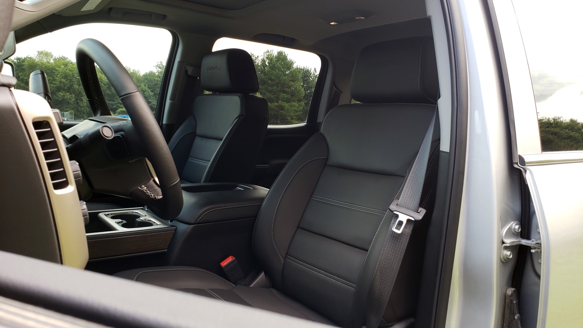 Used 2018 GMC Sierra 2500HD Denali for sale Sold at Formula Imports in Charlotte NC 28227 41
