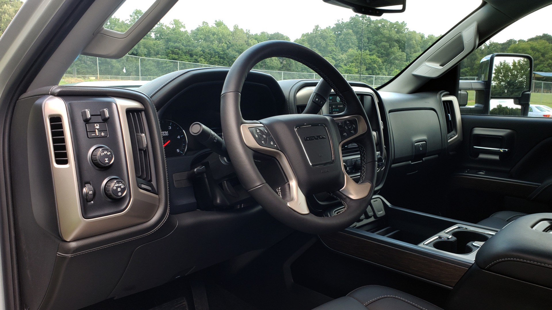 Used 2018 GMC Sierra 2500HD Denali for sale Sold at Formula Imports in Charlotte NC 28227 43