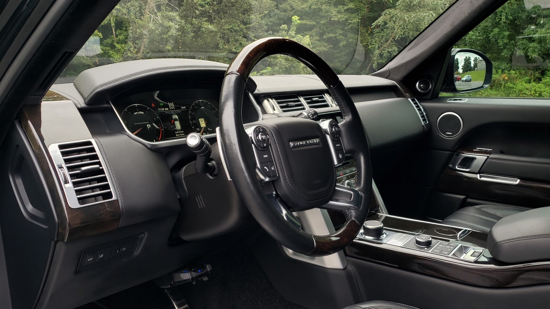 Used 2016 Land Rover RANGE ROVER AUTOBIOGRAPHY / SC-V8 / LWB / PANO-ROOF / NAV / MERIDIAN / ENT / REARVIEW for sale Sold at Formula Imports in Charlotte NC 28227 48