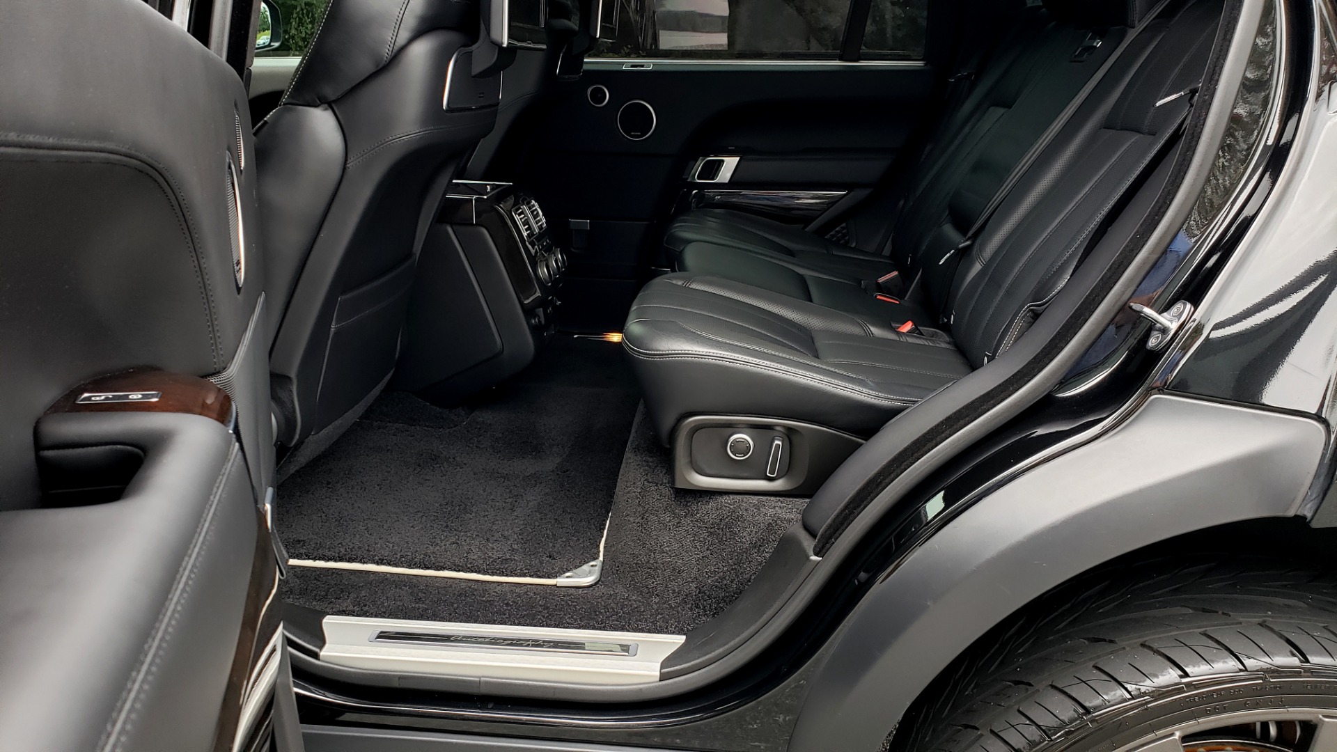 Used 2016 Land Rover RANGE ROVER AUTOBIOGRAPHY / SC-V8 / LWB / PANO-ROOF / NAV / MERIDIAN / ENT / REARVIEW for sale Sold at Formula Imports in Charlotte NC 28227 76