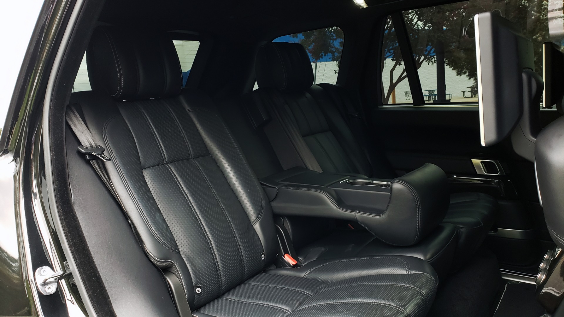 Used 2016 Land Rover RANGE ROVER AUTOBIOGRAPHY / SC-V8 / LWB / PANO-ROOF / NAV / MERIDIAN / ENT / REARVIEW for sale Sold at Formula Imports in Charlotte NC 28227 91