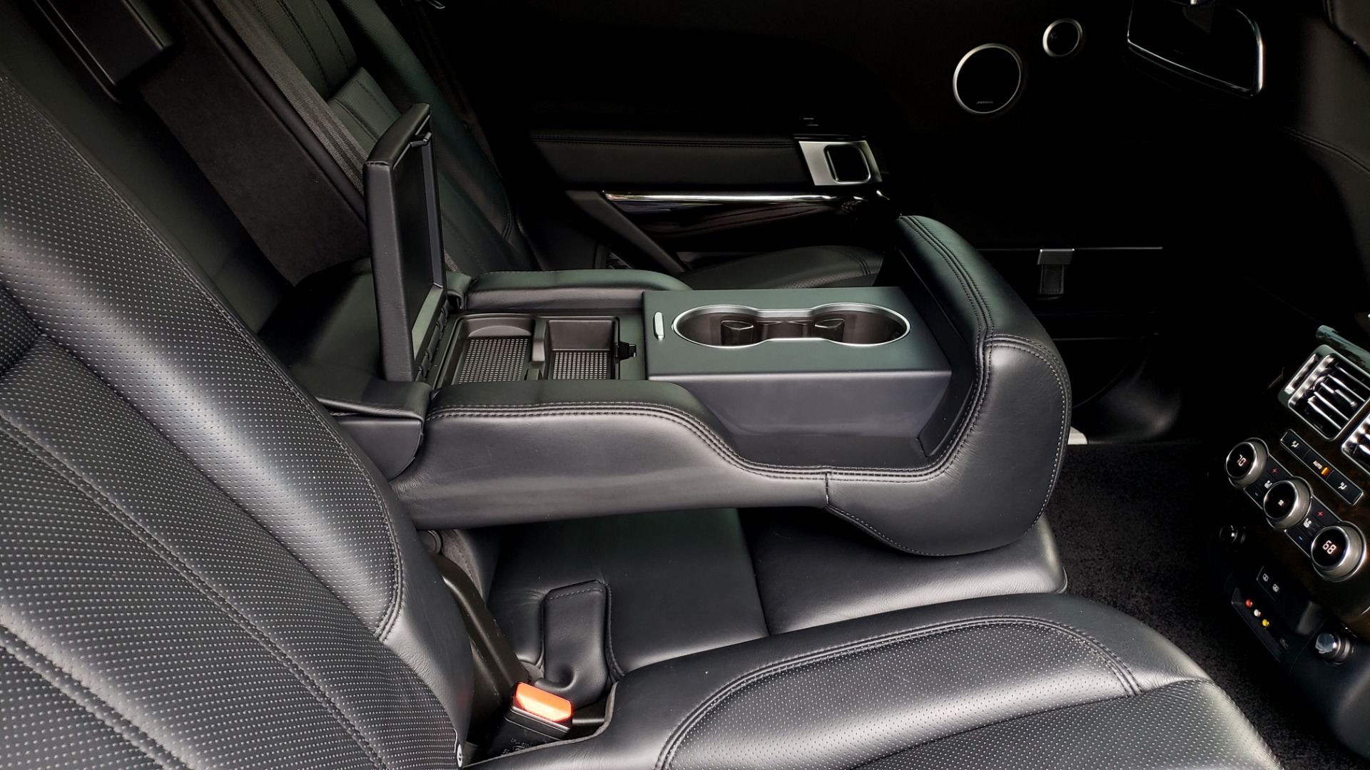 Used 2016 Land Rover RANGE ROVER AUTOBIOGRAPHY / SC-V8 / LWB / PANO-ROOF / NAV / MERIDIAN / ENT / REARVIEW for sale Sold at Formula Imports in Charlotte NC 28227 92
