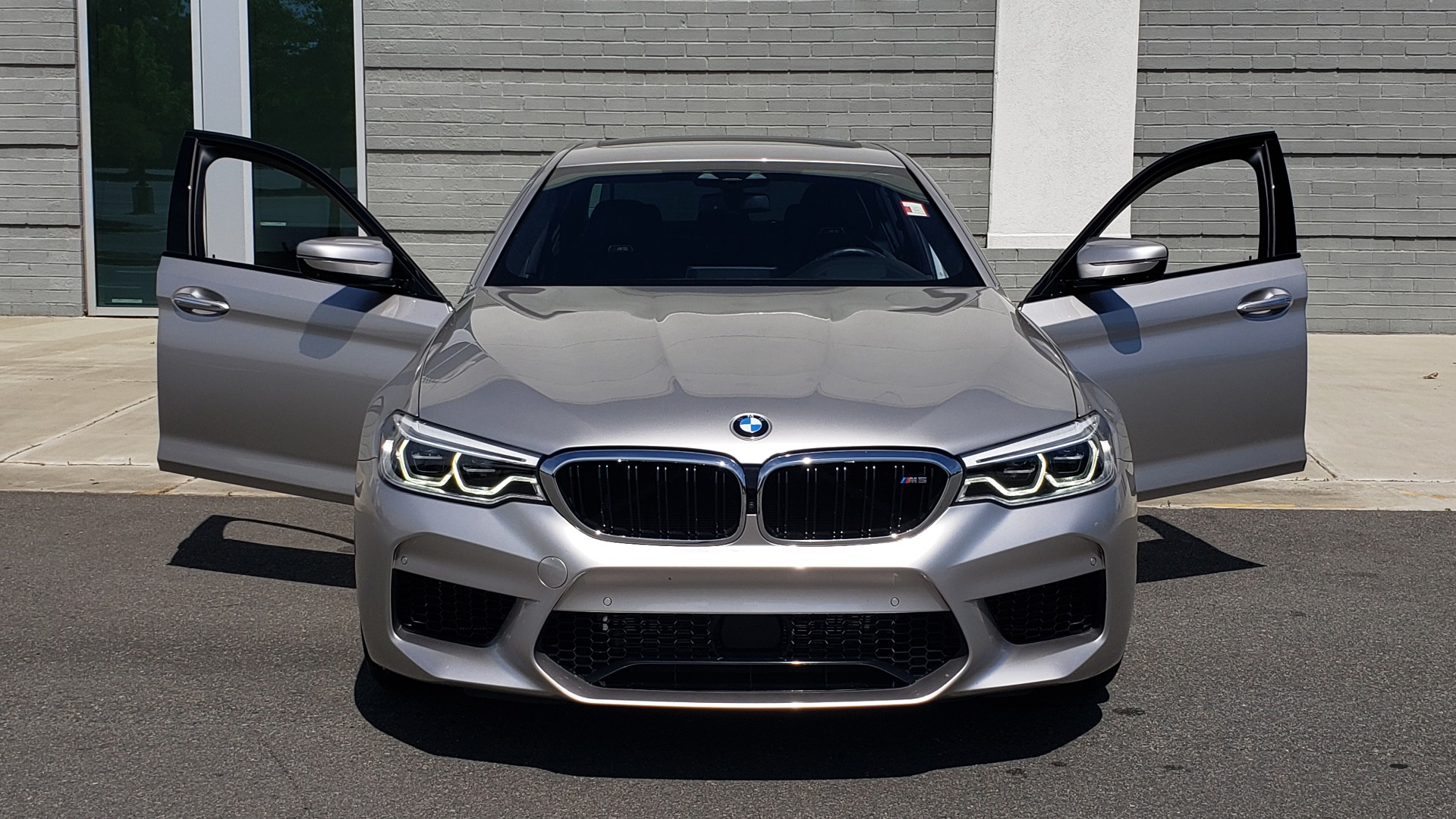 Used 2018 BMW M5 SEDAN / EXEC PKG / DRVR ASST PLUS / MOONROOF / B&W SND for sale $80,795 at Formula Imports in Charlotte NC 28227 18
