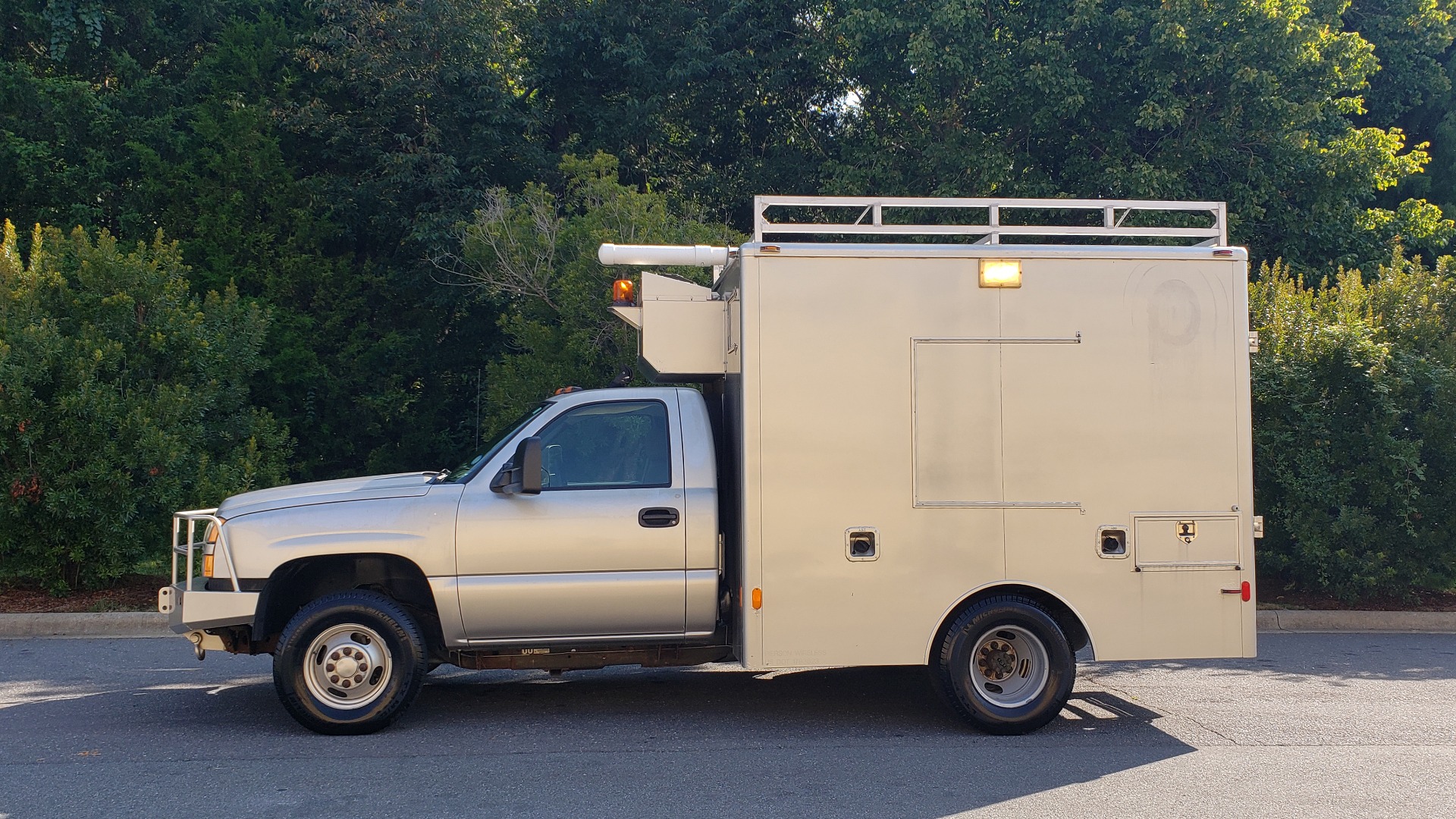 Used 2005 Chevrolet SILVERADO 3500 DRW / 4WD / REG CAB / 6.6L DURAMAX / DOOMSDAY PREPPER for sale Sold at Formula Imports in Charlotte NC 28227 2