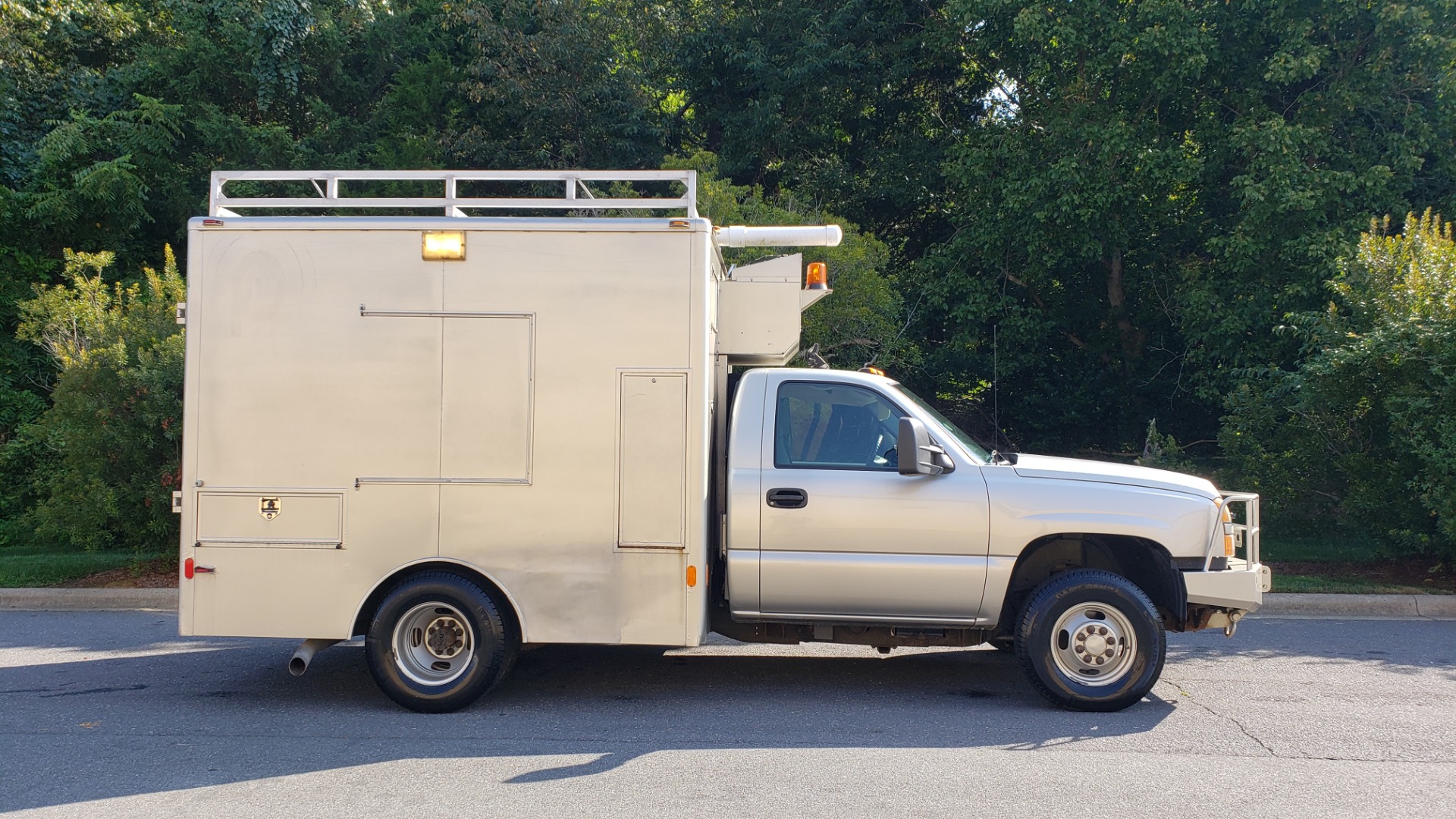 Used 2005 Chevrolet SILVERADO 3500 DRW / 4WD / REG CAB / 6.6L DURAMAX / DOOMSDAY PREPPER for sale Sold at Formula Imports in Charlotte NC 28227 6