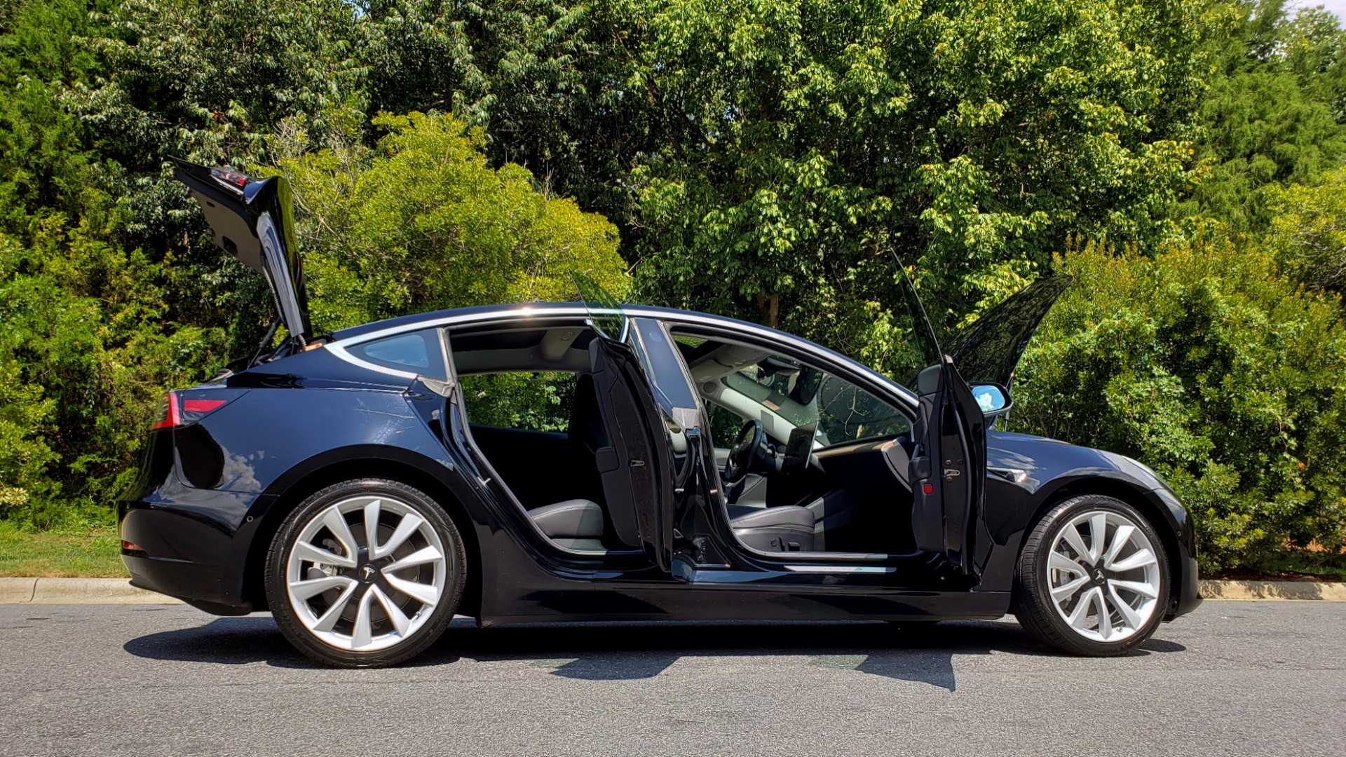 Used 2018 Tesla MODEL 3 LONG RANGE BATTERY / NAV / GLASS ROOF / REARVIEW for sale Sold at Formula Imports in Charlotte NC 28227 10