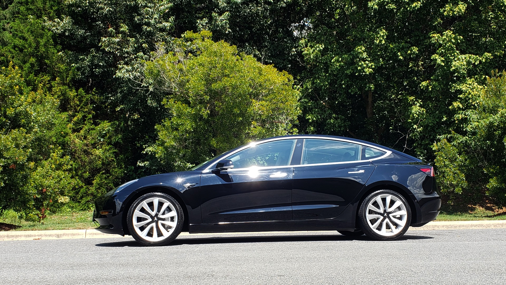 Used 2018 Tesla MODEL 3 LONG RANGE BATTERY / NAV / GLASS ROOF / REARVIEW for sale Sold at Formula Imports in Charlotte NC 28227 2