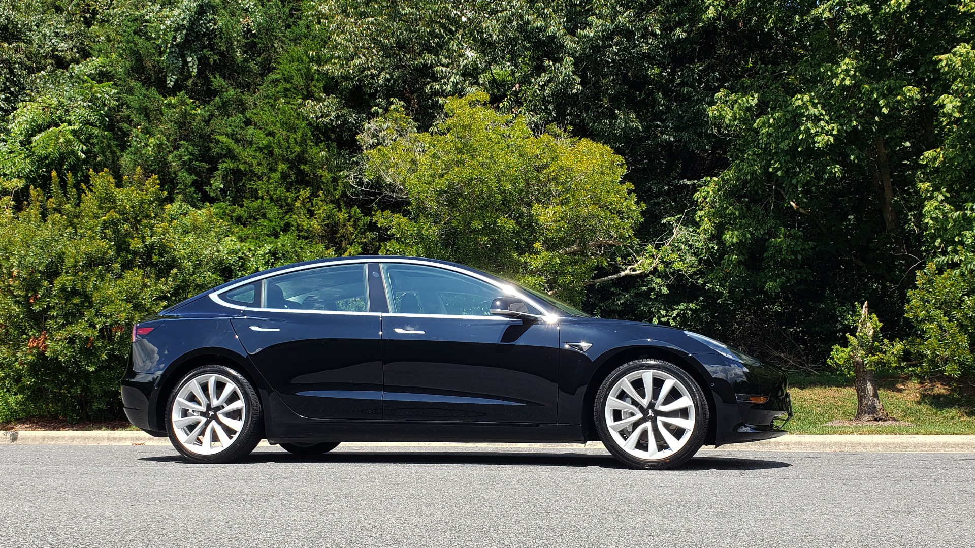 Used 2018 Tesla MODEL 3 LONG RANGE BATTERY / NAV / GLASS ROOF / REARVIEW for sale Sold at Formula Imports in Charlotte NC 28227 6