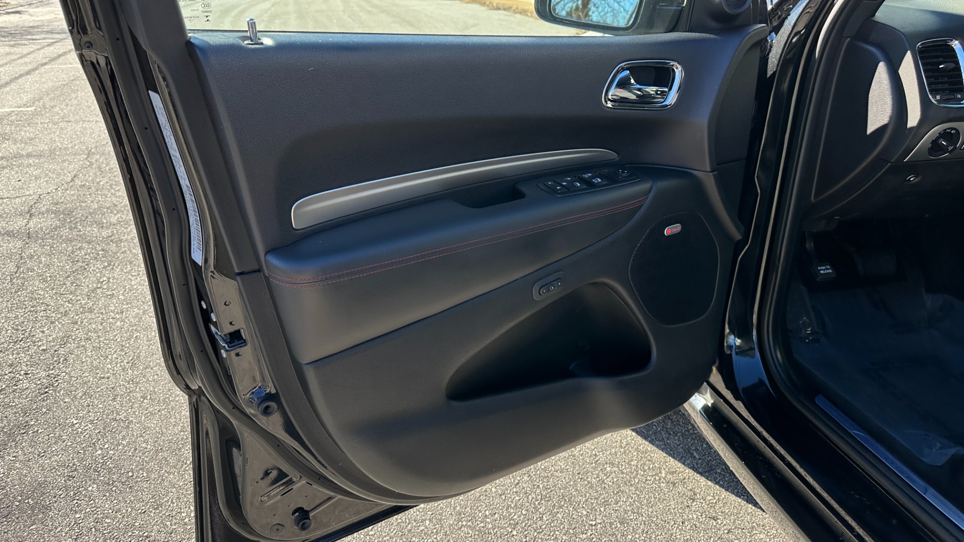 Used 2015 Dodge Durango R/T / HEMI V8 / CAPTAINS CHAIRS / 3 ROW SEATING / TECH PKG / NAPPA LEATHER for sale Sold at Formula Imports in Charlotte NC 28227 10