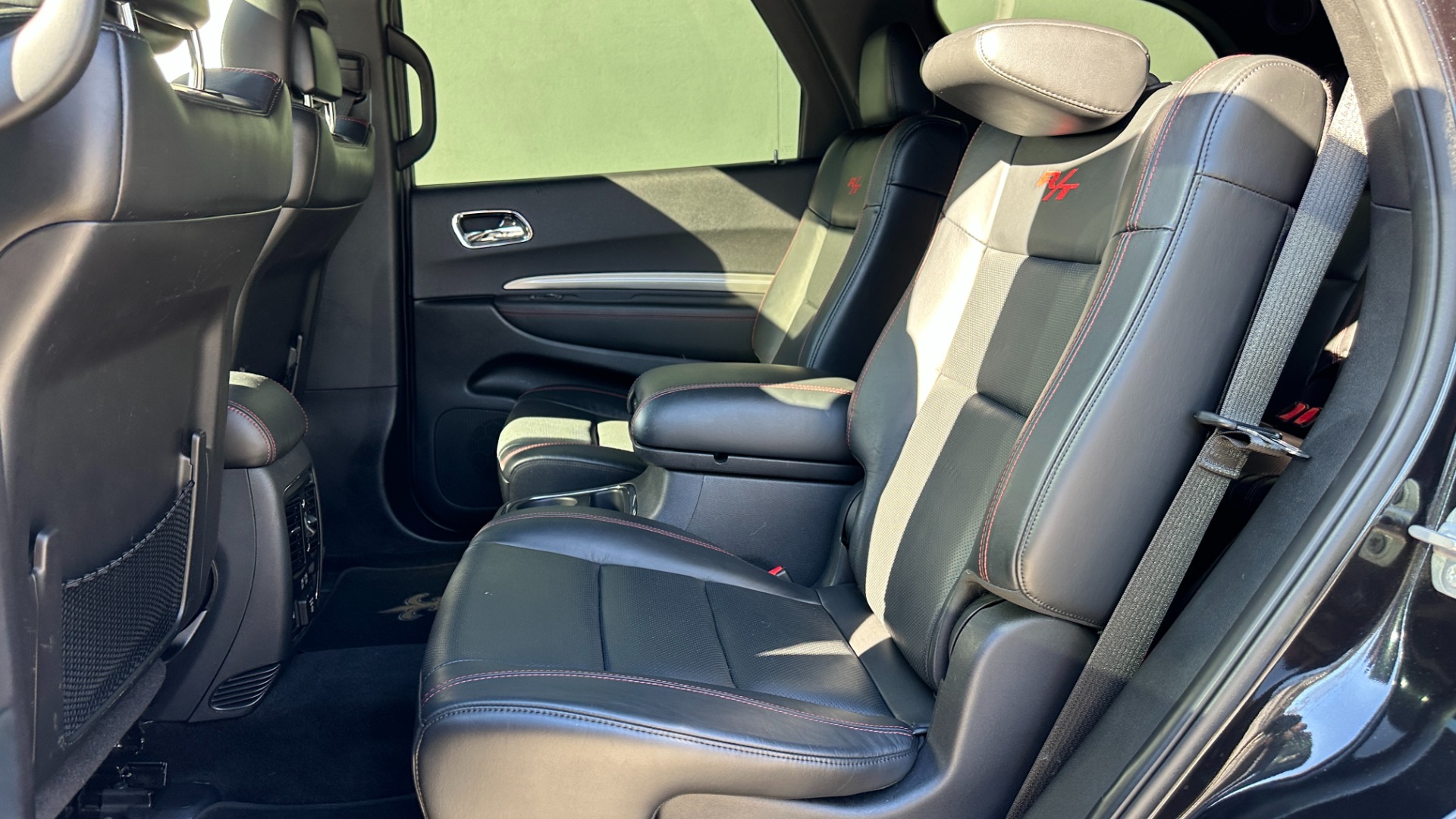 Used 2015 Dodge Durango R/T / HEMI V8 / CAPTAINS CHAIRS / 3 ROW SEATING / TECH PKG / NAPPA LEATHER for sale Sold at Formula Imports in Charlotte NC 28227 25