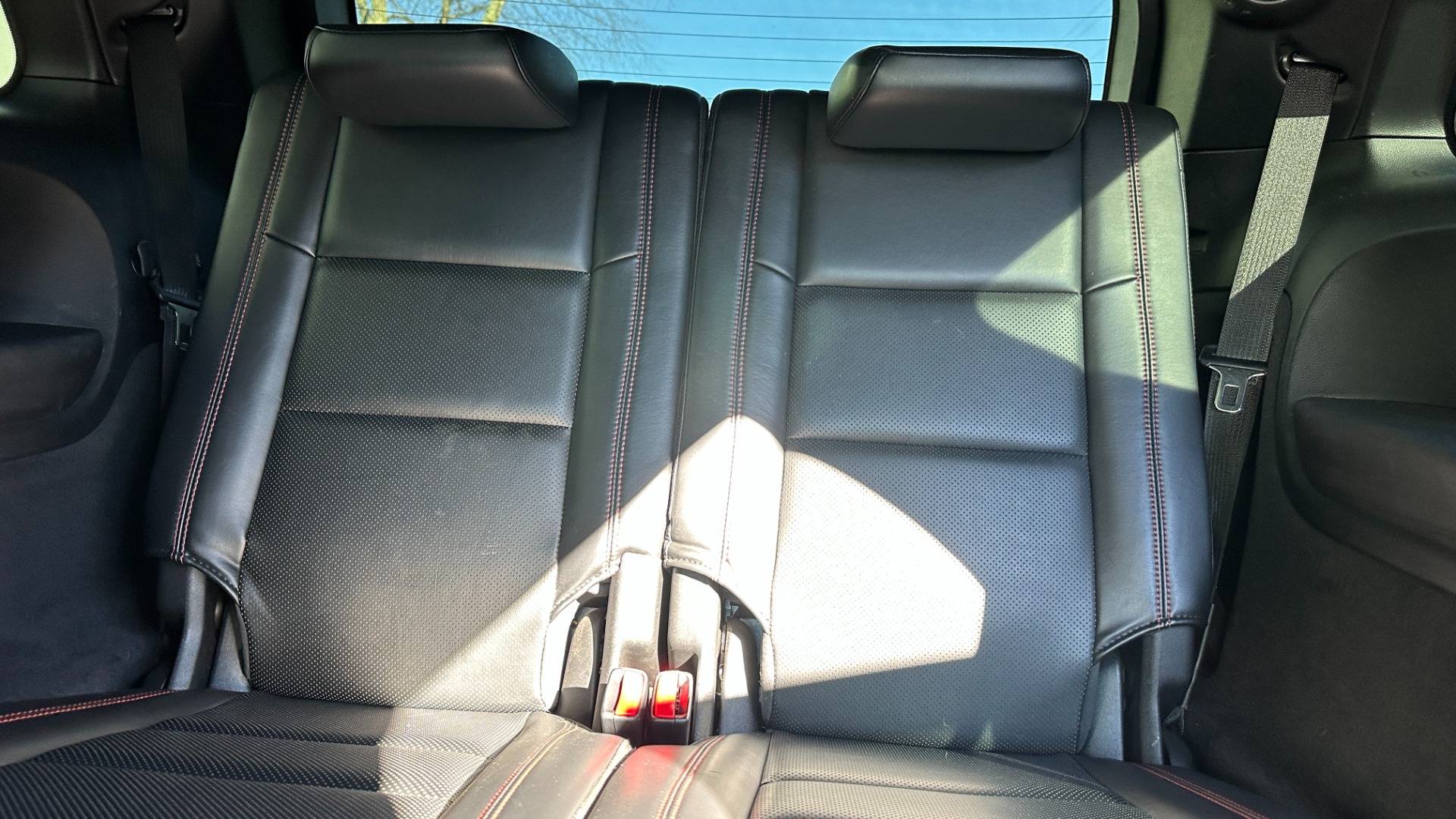 Used 2015 Dodge Durango R/T / HEMI V8 / CAPTAINS CHAIRS / 3 ROW SEATING / TECH PKG / NAPPA LEATHER for sale Sold at Formula Imports in Charlotte NC 28227 30
