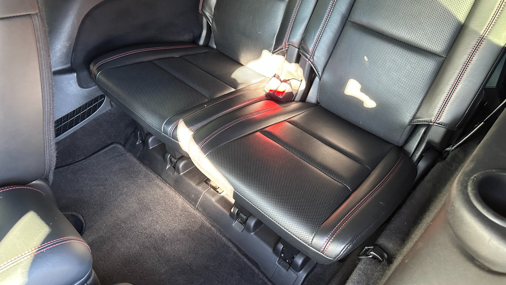 Used 2015 Dodge Durango R/T / HEMI V8 / CAPTAINS CHAIRS / 3 ROW SEATING / TECH PKG / NAPPA LEATHER for sale Sold at Formula Imports in Charlotte NC 28227 31