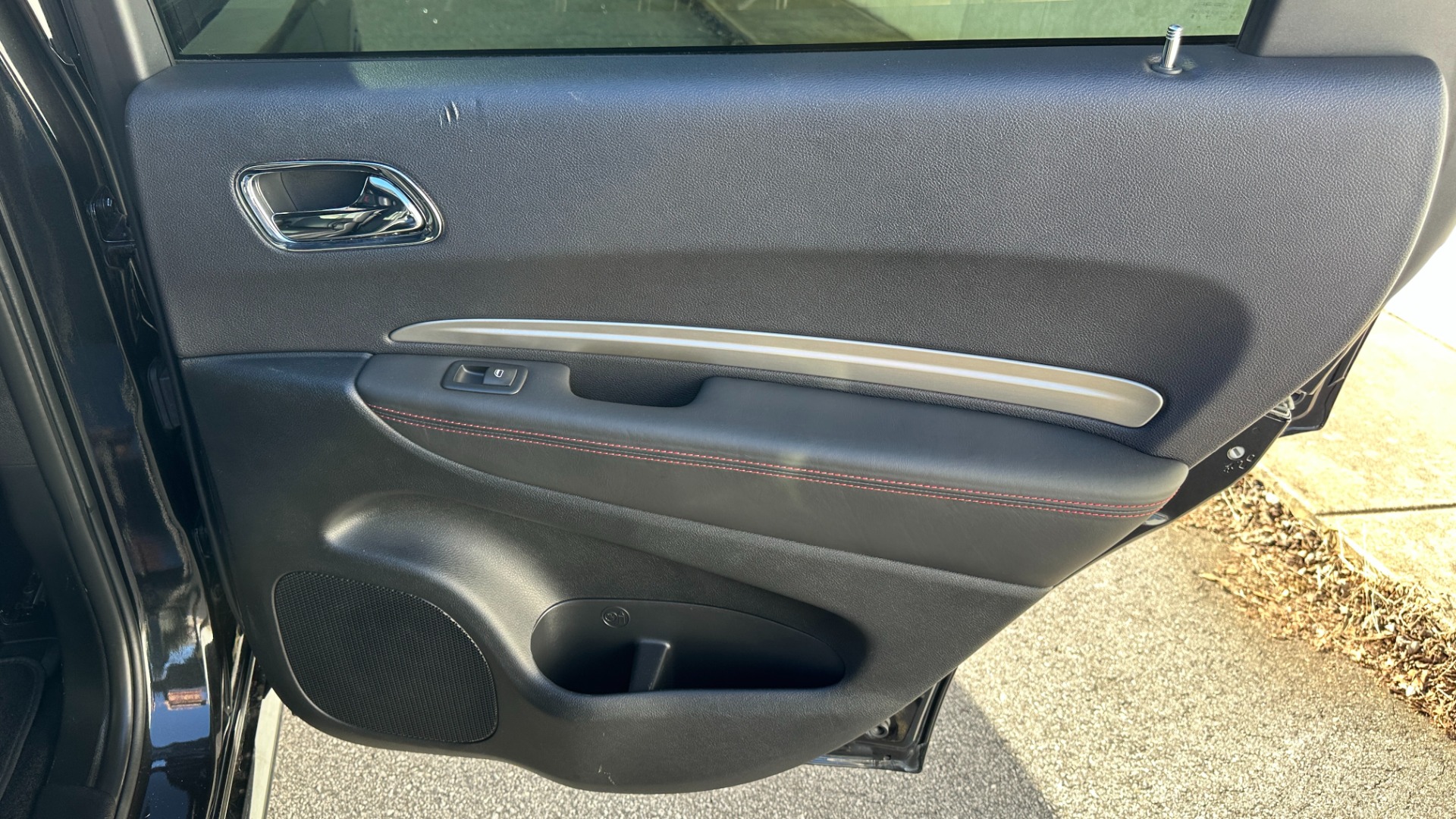 Used 2015 Dodge Durango R/T / HEMI V8 / CAPTAINS CHAIRS / 3 ROW SEATING / TECH PKG / NAPPA LEATHER for sale Sold at Formula Imports in Charlotte NC 28227 33