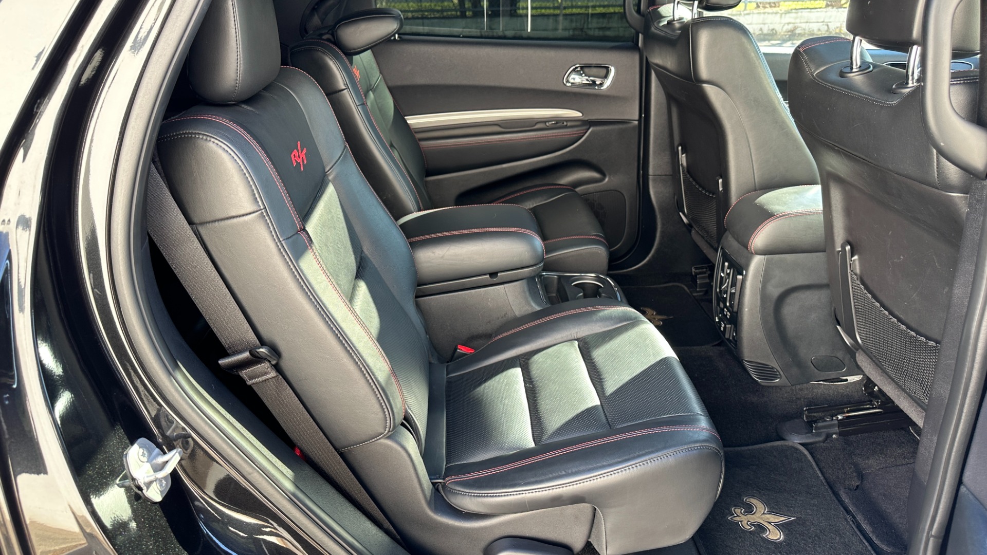 Used 2015 Dodge Durango R/T / HEMI V8 / CAPTAINS CHAIRS / 3 ROW SEATING / TECH PKG / NAPPA LEATHER for sale Sold at Formula Imports in Charlotte NC 28227 34