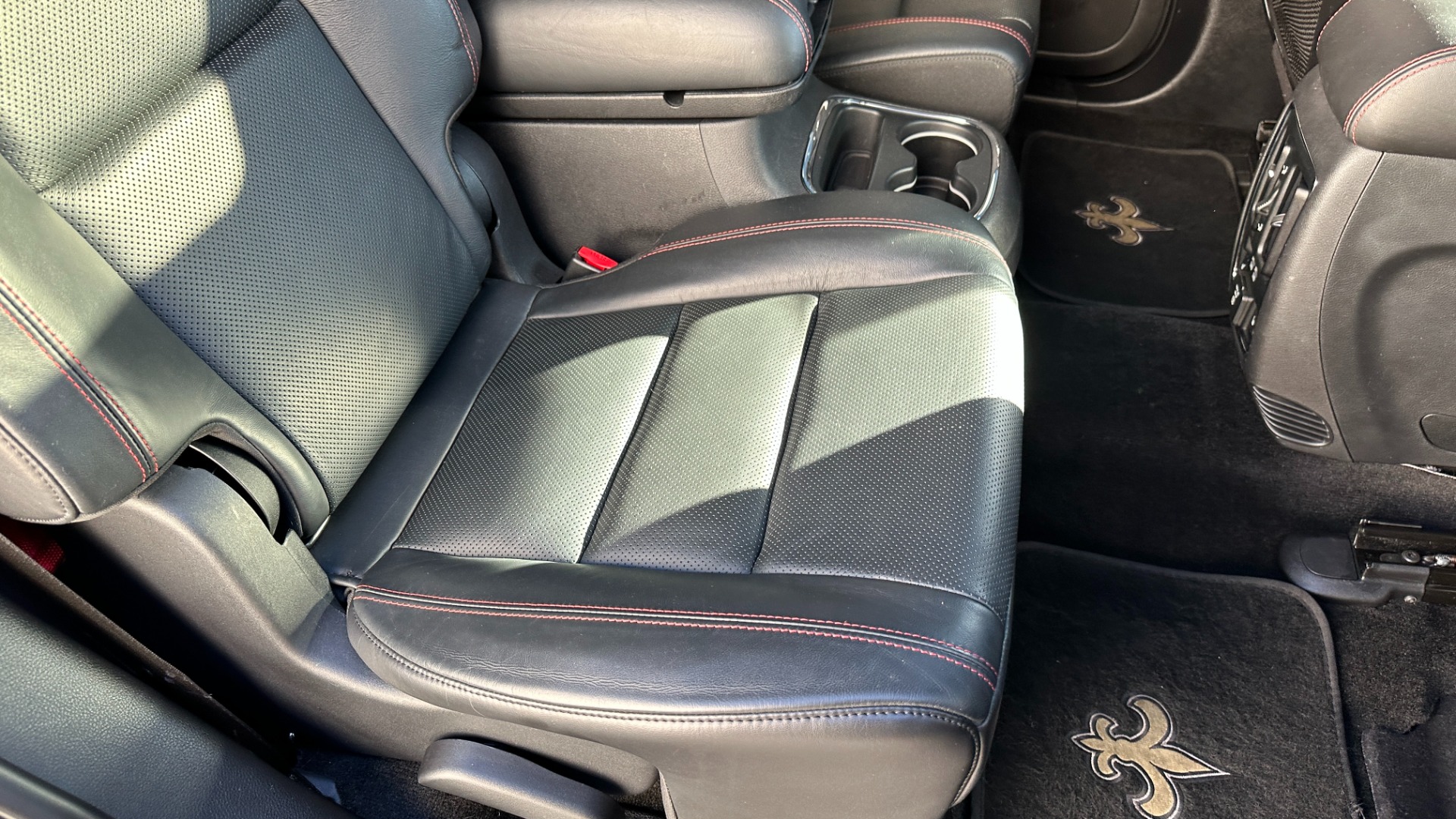 Used 2015 Dodge Durango R/T / HEMI V8 / CAPTAINS CHAIRS / 3 ROW SEATING / TECH PKG / NAPPA LEATHER for sale Sold at Formula Imports in Charlotte NC 28227 36