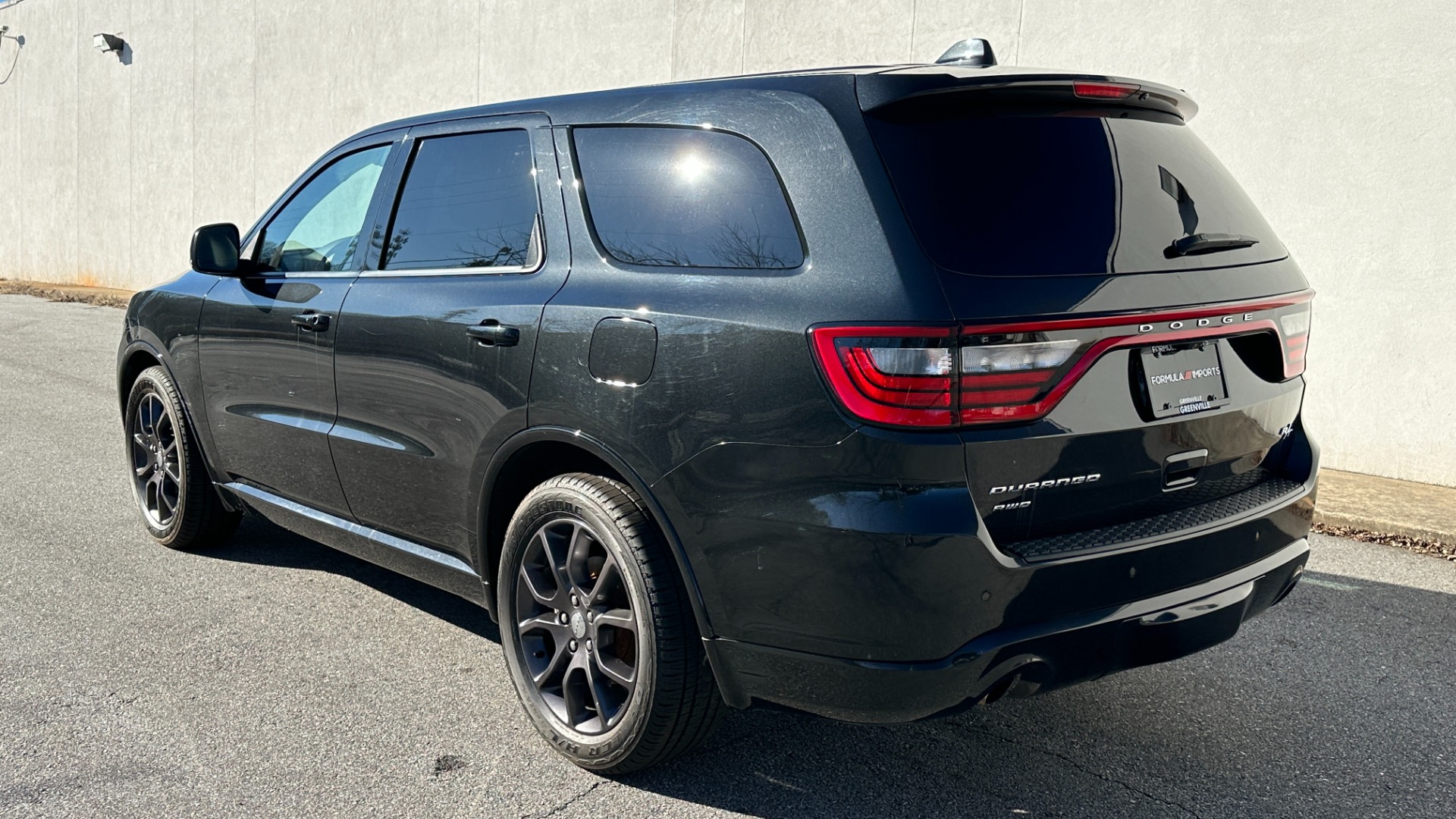 Used 2015 Dodge Durango R/T / HEMI V8 / CAPTAINS CHAIRS / 3 ROW SEATING / TECH PKG / NAPPA LEATHER for sale Sold at Formula Imports in Charlotte NC 28227 4