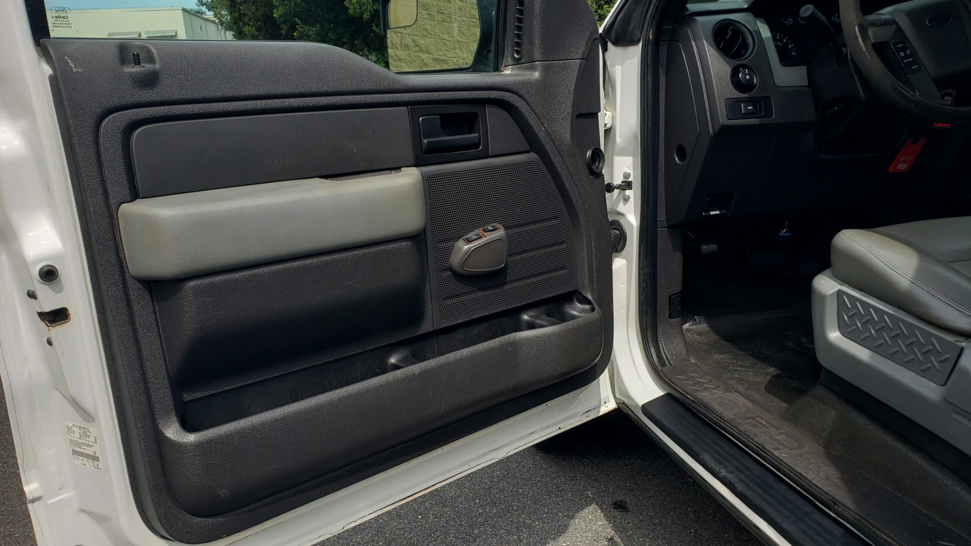 Used 2013 Ford F-150 XL / 2WD / 145 WB / 3.7L V6 / 6-SPD AUTO / TOW PKG for sale Sold at Formula Imports in Charlotte NC 28227 12