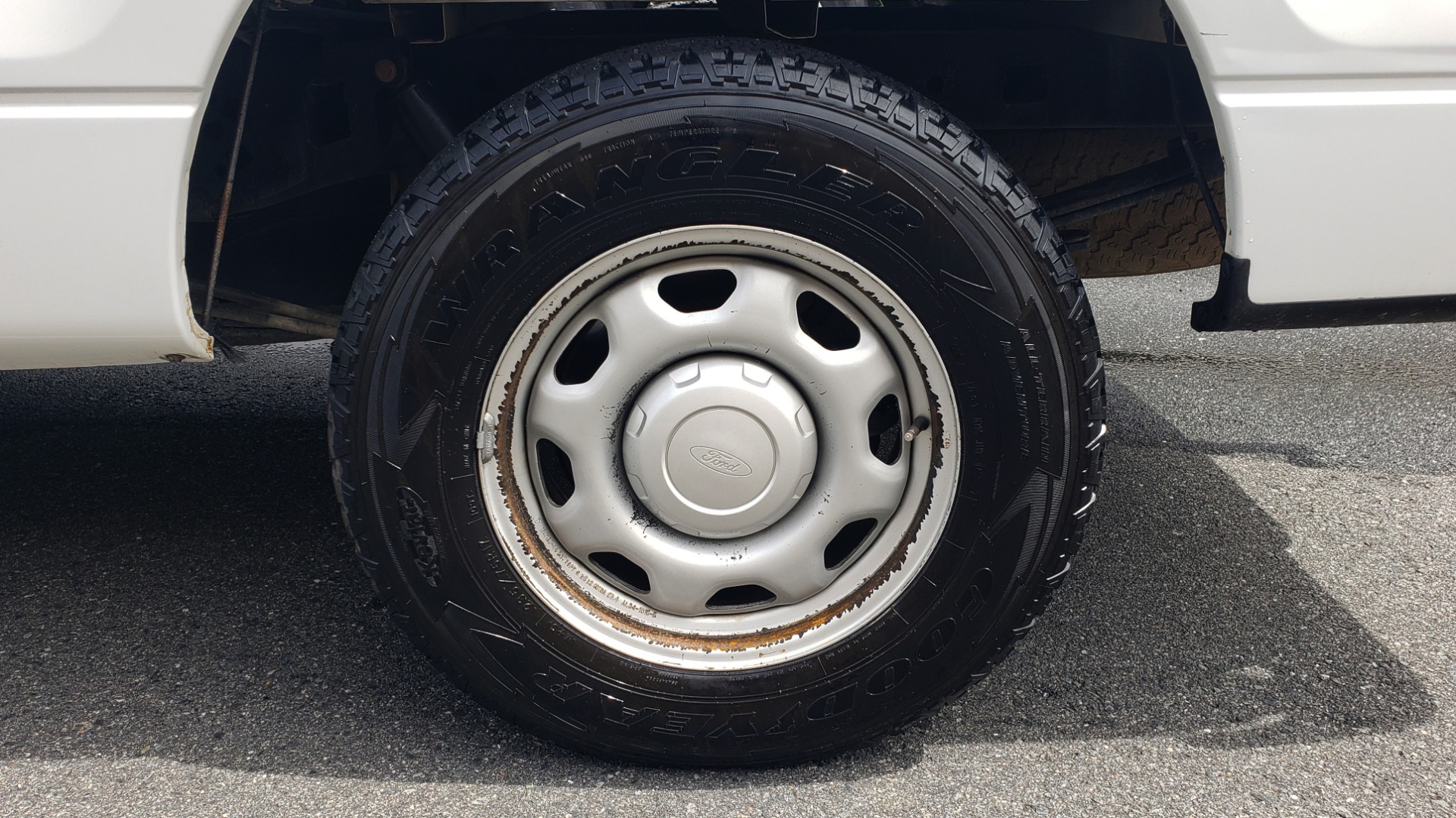 Used 2013 Ford F-150 XL / 2WD / 145 WB / 3.7L V6 / 6-SPD AUTO / TOW PKG for sale Sold at Formula Imports in Charlotte NC 28227 45
