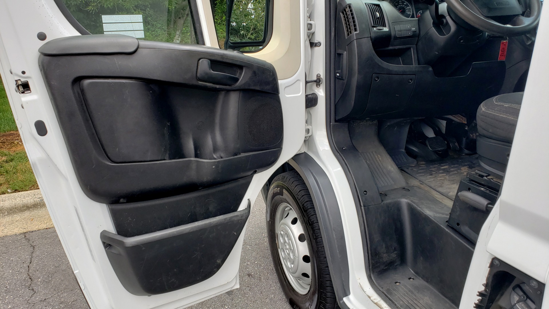 Used 2015 Ram PROMASTER CARGO VAN 1500 / LOW ROOF / 136IN WB / ROOF RACK / 1-OWNER for sale Sold at Formula Imports in Charlotte NC 28227 24