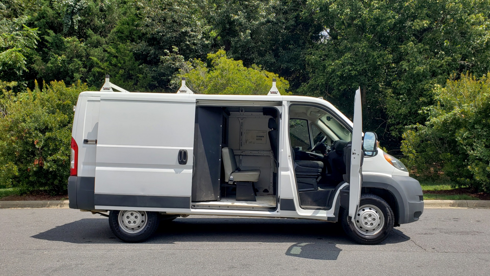 Used 2015 Ram PROMASTER CARGO VAN 1500 / LOW ROOF / 136IN WB / ROOF RACK / 1-OWNER for sale Sold at Formula Imports in Charlotte NC 28227 6