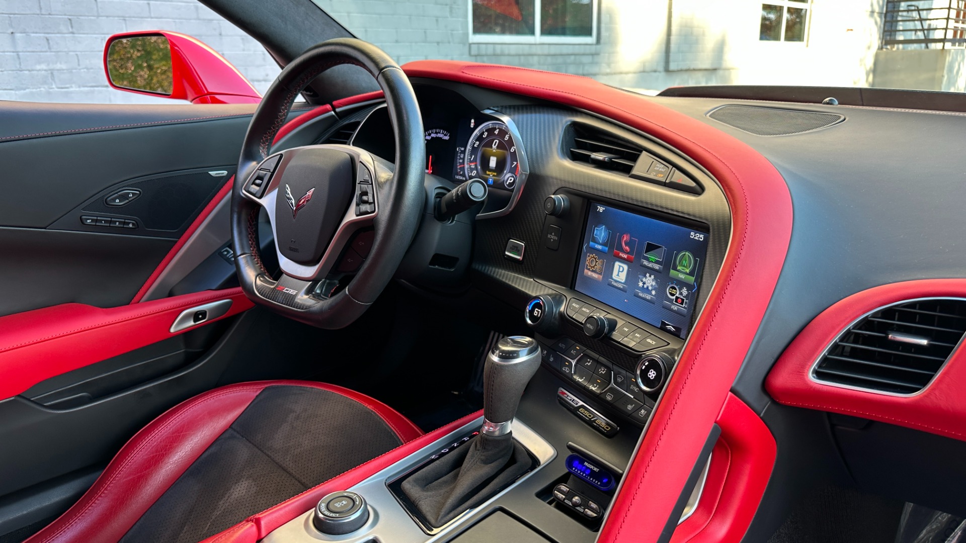 Used 2016 Chevrolet Corvette Z06 3LZ / CARBON ROOF AND HOOD / SUPERCHARGED / 8 SPEED AUTO for sale $72,900 at Formula Imports in Charlotte NC 28227 31