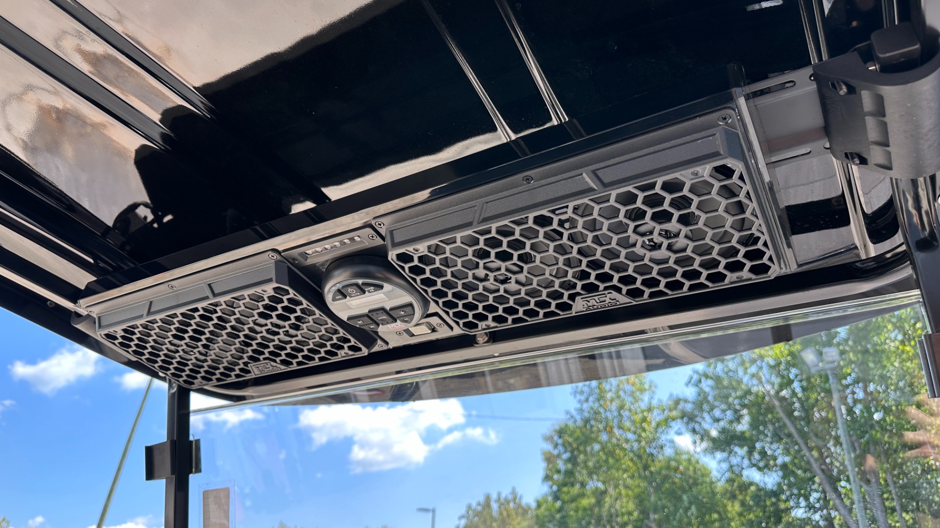 Used 2020 ICON i40L LIFTED / BLUETOOTH STEREO / ELECTRIC / DIGITAL DISPLAY / for sale $9,499 at Formula Imports in Charlotte NC 28227 15