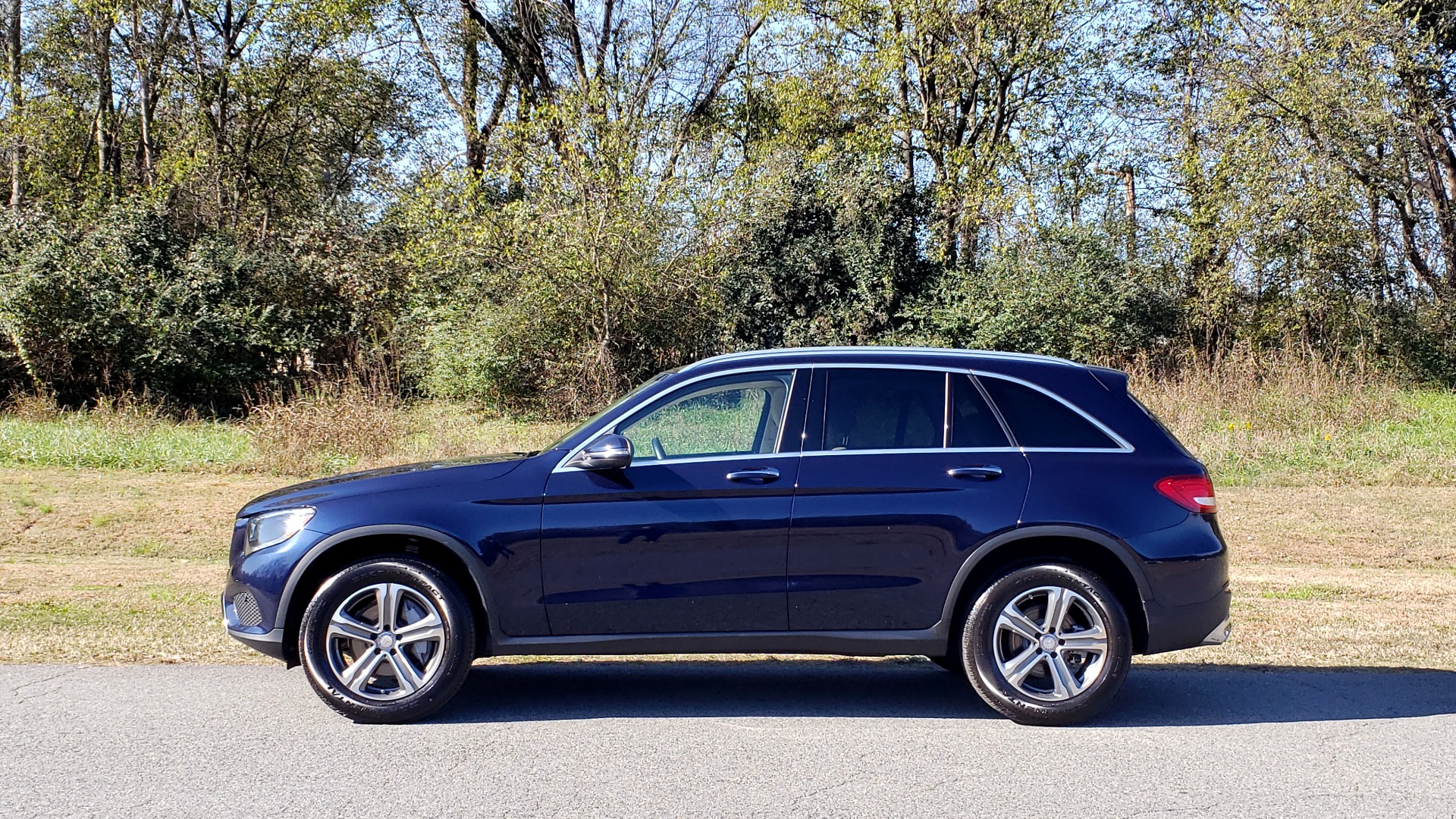 Used 2017 Mercedes-Benz GLC 300 4MATIC / PREM / NAV / KEYLESS-GO / SUNROOF / REARVIEW for sale Sold at Formula Imports in Charlotte NC 28227 2