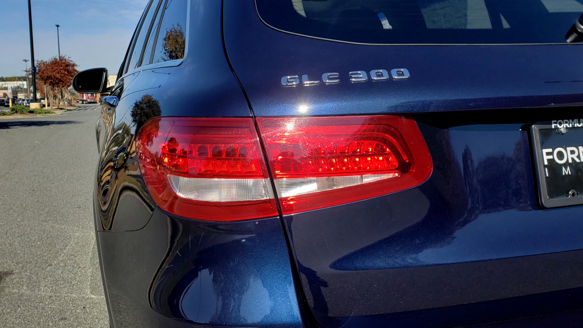 Used 2017 Mercedes-Benz GLC 300 4MATIC / PREM / NAV / KEYLESS-GO / SUNROOF / REARVIEW for sale Sold at Formula Imports in Charlotte NC 28227 28