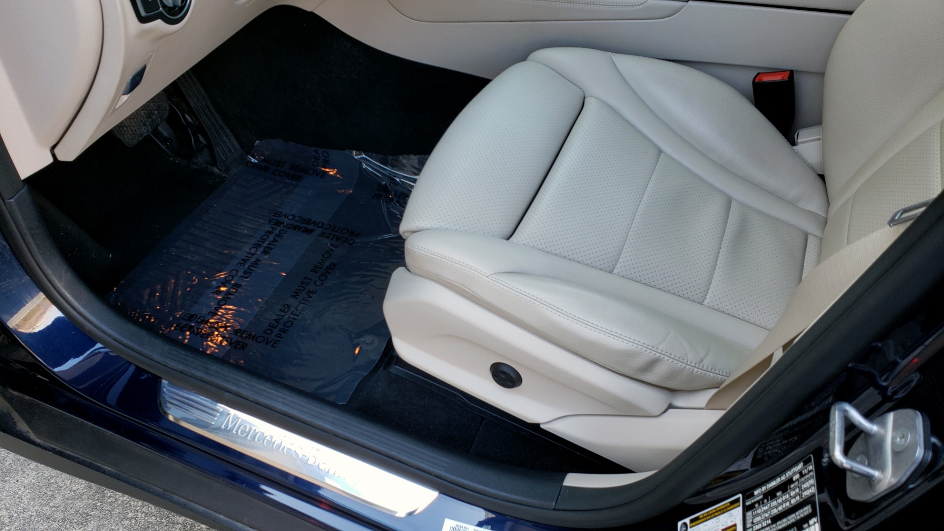Used 2017 Mercedes-Benz GLC 300 4MATIC / PREM / NAV / KEYLESS-GO / SUNROOF / REARVIEW for sale Sold at Formula Imports in Charlotte NC 28227 33