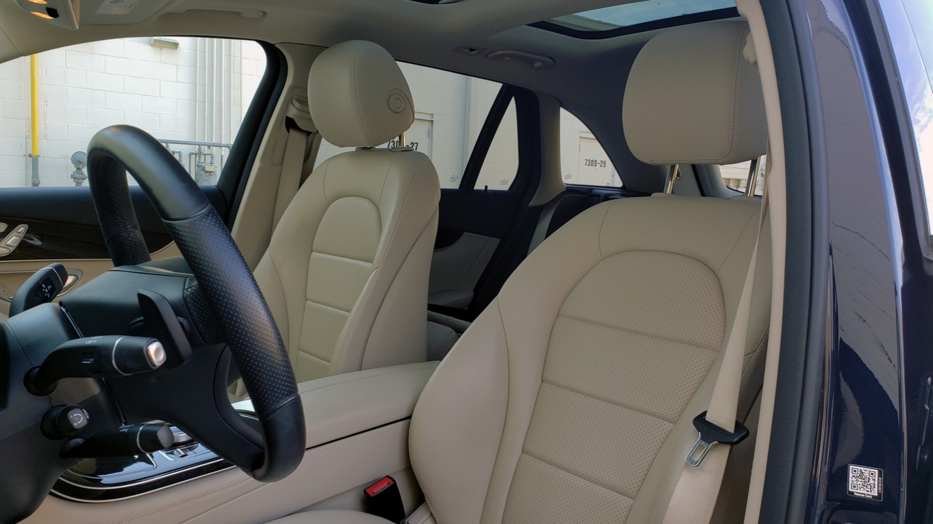 Used 2017 Mercedes-Benz GLC 300 4MATIC / PREM / NAV / KEYLESS-GO / SUNROOF / REARVIEW for sale Sold at Formula Imports in Charlotte NC 28227 34