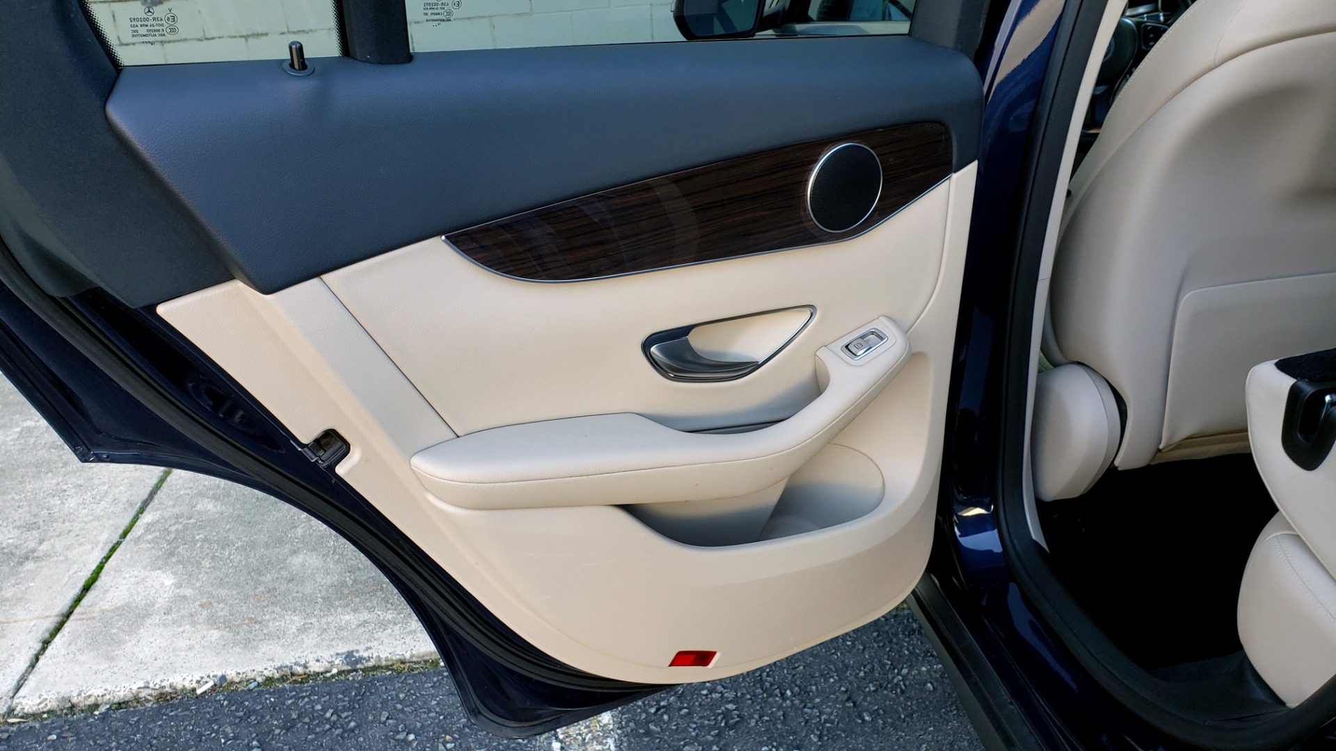 Used 2017 Mercedes-Benz GLC 300 4MATIC / PREM / NAV / KEYLESS-GO / SUNROOF / REARVIEW for sale Sold at Formula Imports in Charlotte NC 28227 54