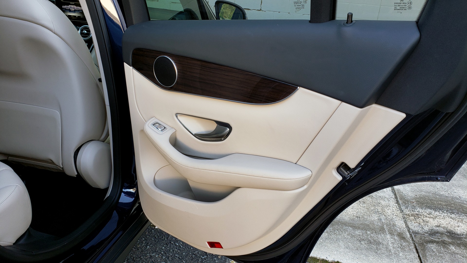 Used 2017 Mercedes-Benz GLC 300 4MATIC / PREM / NAV / KEYLESS-GO / SUNROOF / REARVIEW for sale Sold at Formula Imports in Charlotte NC 28227 64
