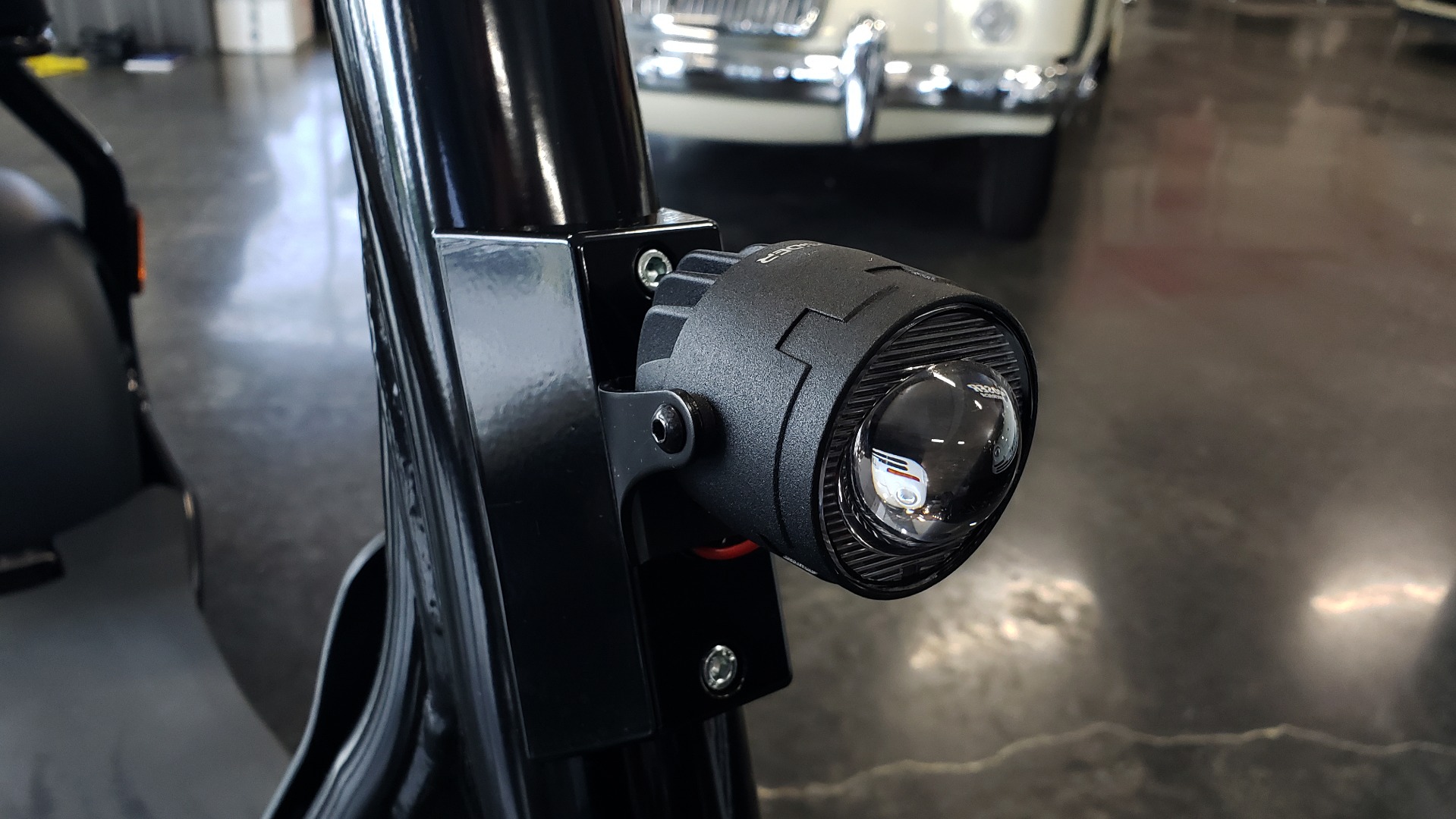 Used 2018 SCROOSER ELECTRIC SCOOTER SELF BALANCED / PITCH BLACK / 15.5 MPH / 34 MI RANGE for sale Sold at Formula Imports in Charlotte NC 28227 4