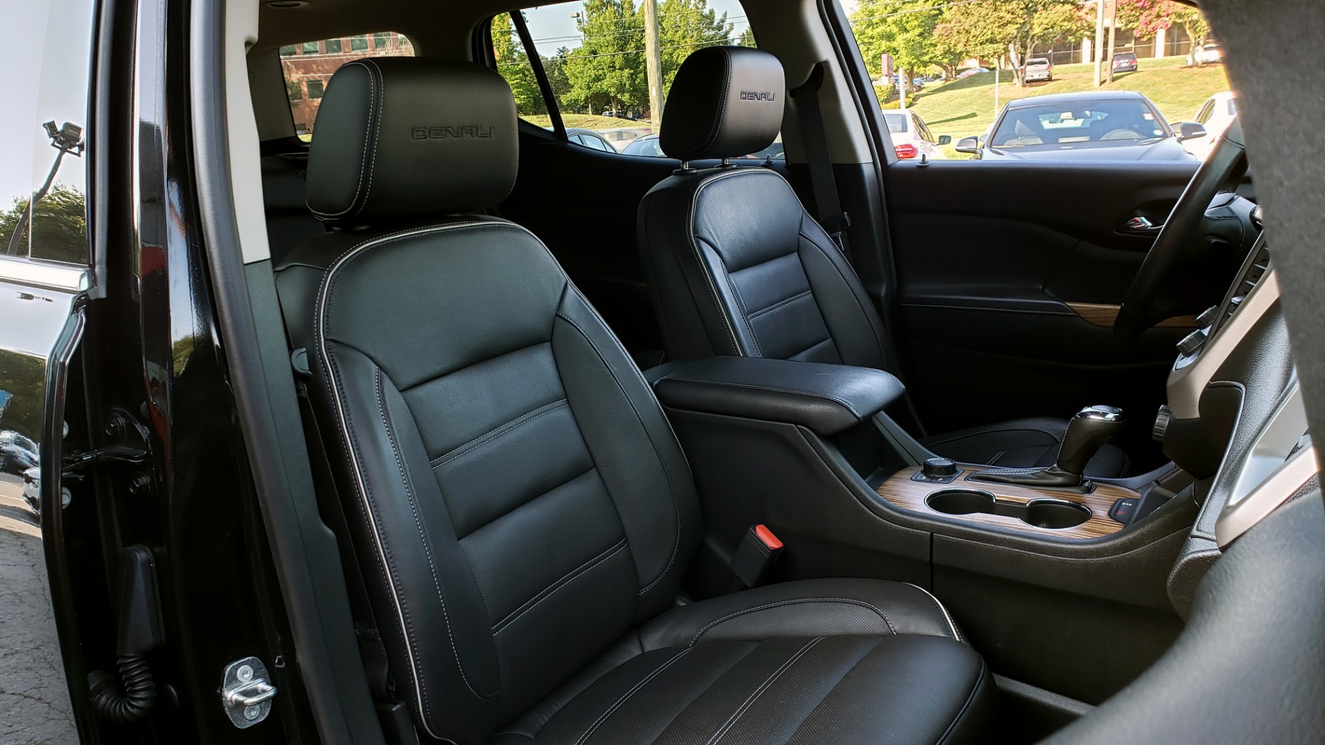 Used 2017 GMC ACADIA DENALI / FWD / NAV / SUNROOF / CAMERA / 3-ROW for sale Sold at Formula Imports in Charlotte NC 28227 71