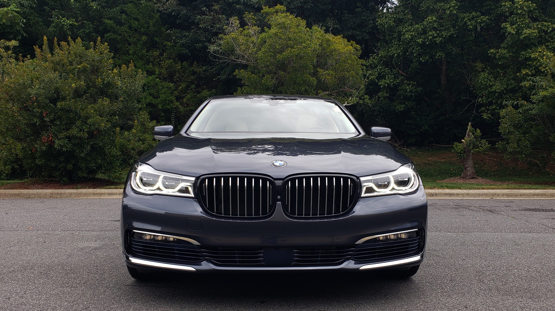 Used 2016 BMW 7 SERIES 750I EXEC PKG / DRVR ASST PLUS / CLD WTHR / SKY LOUNGE ROOF for sale Sold at Formula Imports in Charlotte NC 28227 17