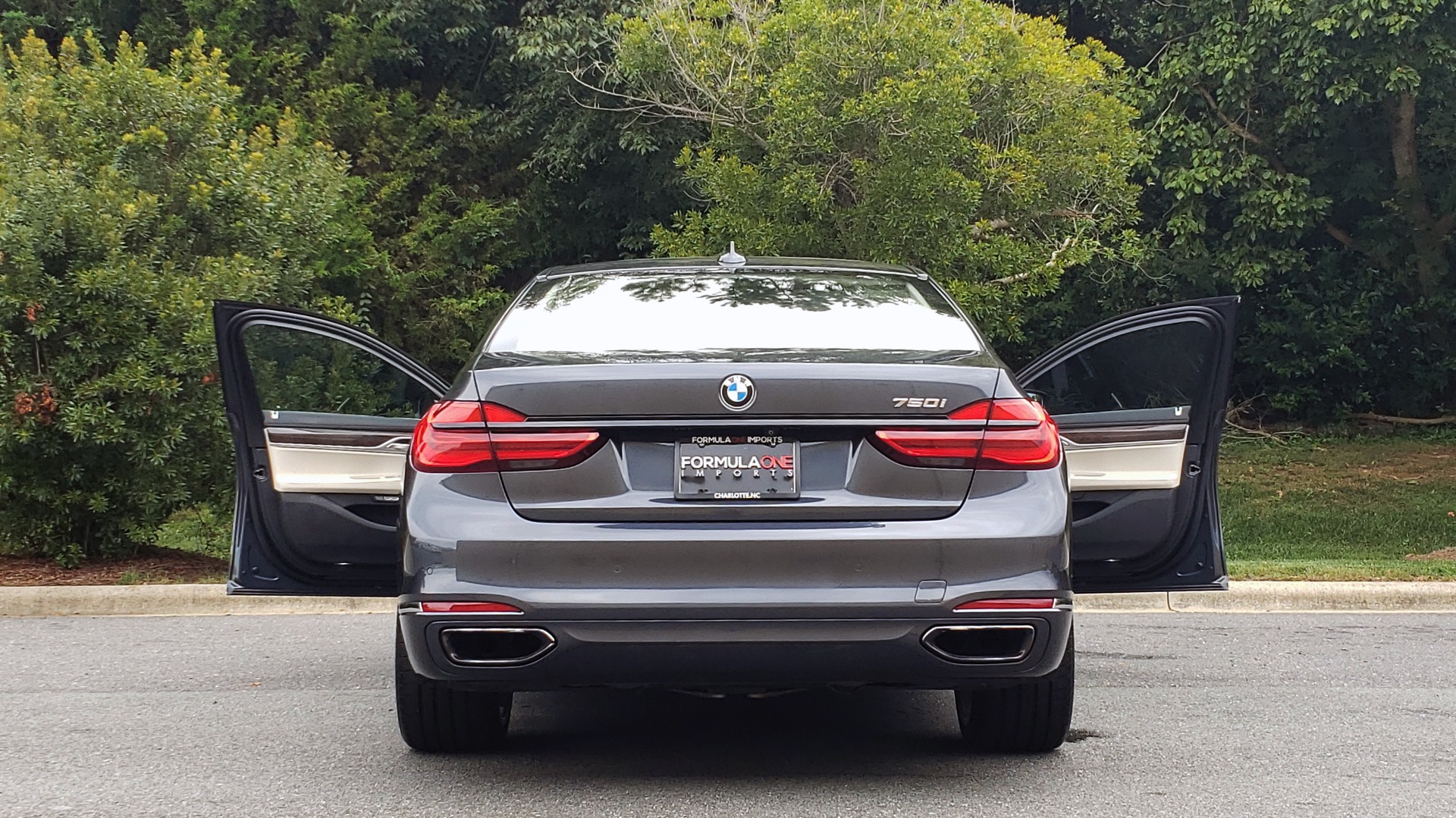 Used 2016 BMW 7 SERIES 750I EXEC PKG / DRVR ASST PLUS / CLD WTHR / SKY LOUNGE ROOF for sale Sold at Formula Imports in Charlotte NC 28227 25