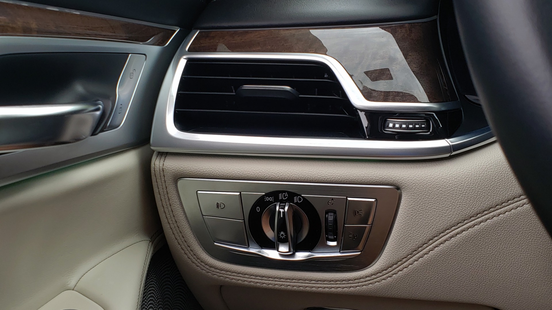 Used 2016 BMW 7 SERIES 750I EXEC PKG / DRVR ASST PLUS / CLD WTHR / SKY LOUNGE ROOF for sale Sold at Formula Imports in Charlotte NC 28227 37