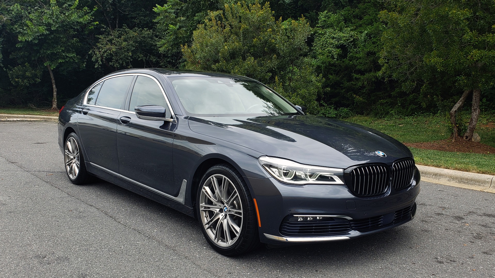 Used 2016 BMW 7 SERIES 750I EXEC PKG / DRVR ASST PLUS / CLD WTHR / SKY LOUNGE ROOF for sale Sold at Formula Imports in Charlotte NC 28227 4