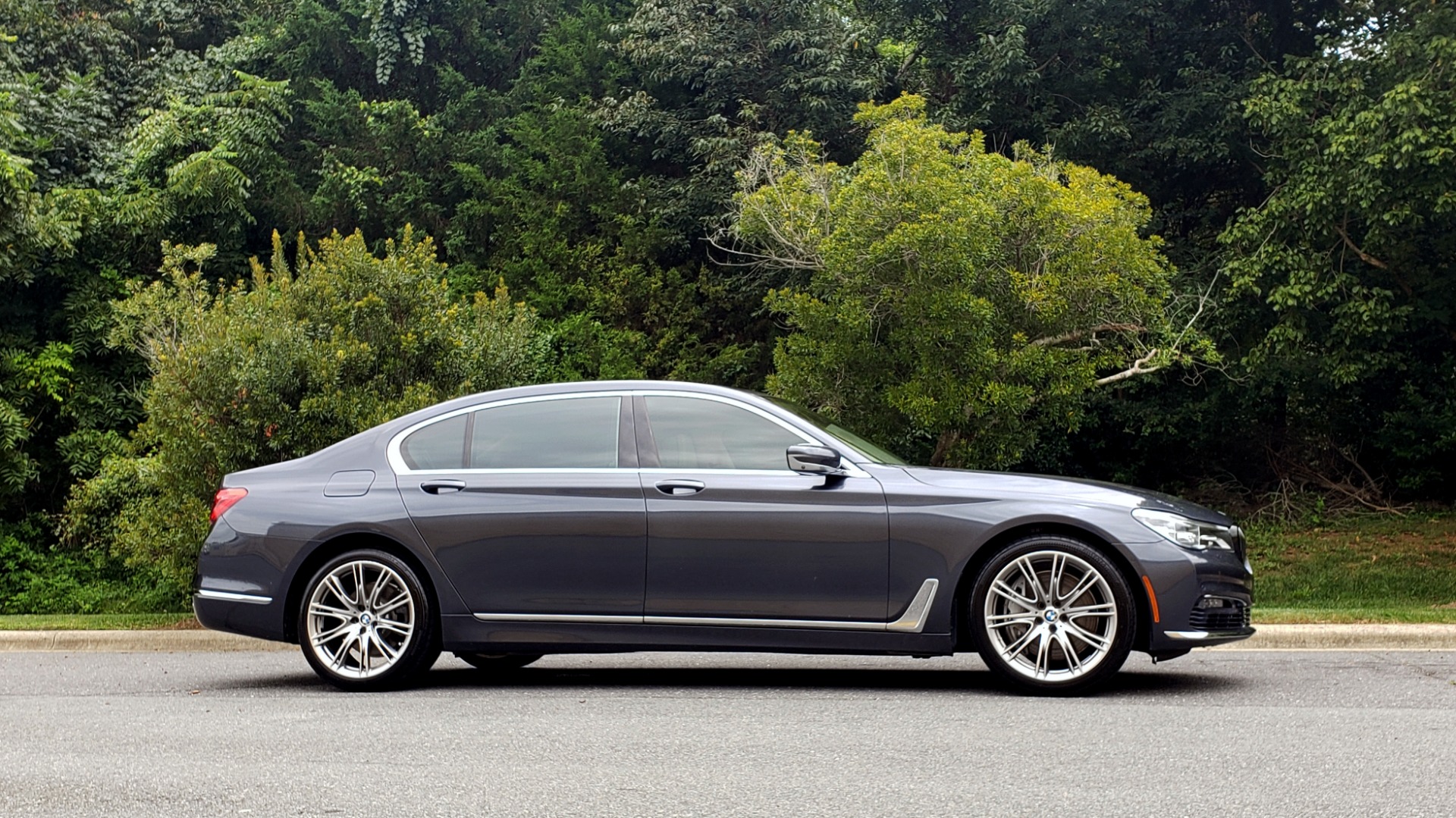 Used 2016 BMW 7 SERIES 750I EXEC PKG / DRVR ASST PLUS / CLD WTHR / SKY LOUNGE ROOF for sale Sold at Formula Imports in Charlotte NC 28227 5