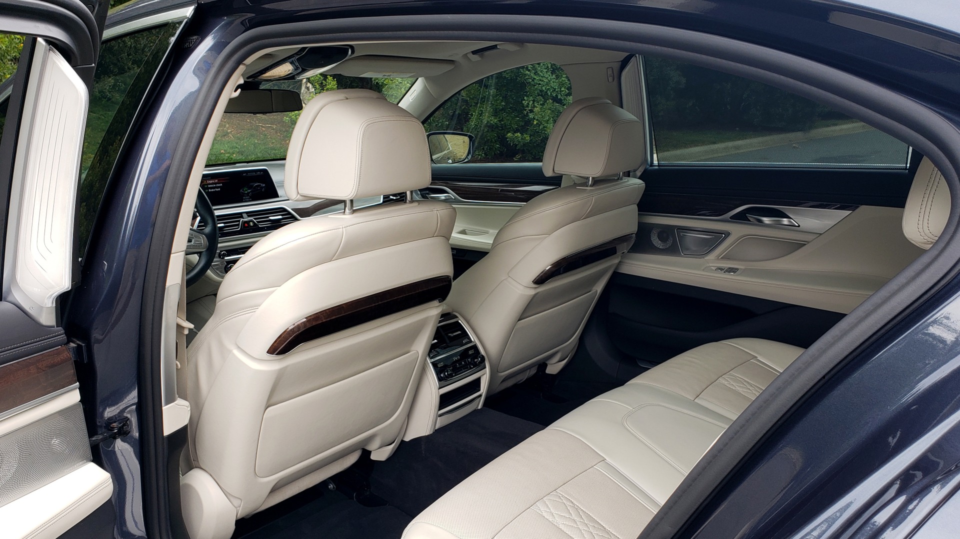 Used 2016 BMW 7 SERIES 750I EXEC PKG / DRVR ASST PLUS / CLD WTHR / SKY LOUNGE ROOF for sale Sold at Formula Imports in Charlotte NC 28227 64