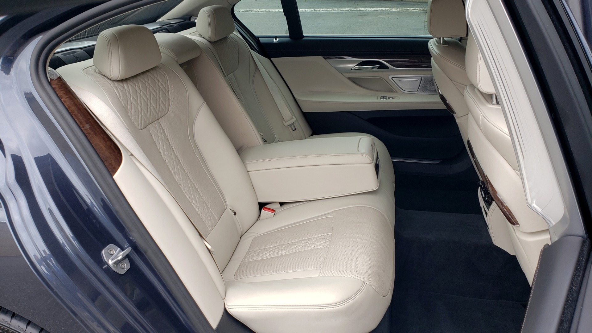 Used 2016 BMW 7 SERIES 750I EXEC PKG / DRVR ASST PLUS / CLD WTHR / SKY LOUNGE ROOF for sale Sold at Formula Imports in Charlotte NC 28227 76