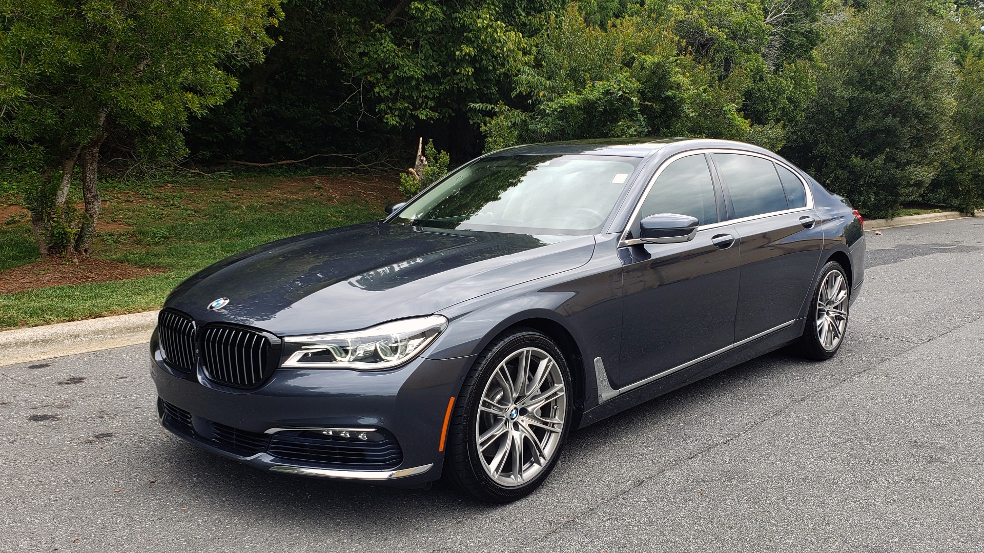 Used 2016 BMW 7 SERIES 750I EXEC PKG / DRVR ASST PLUS / CLD WTHR / SKY LOUNGE ROOF for sale Sold at Formula Imports in Charlotte NC 28227 1