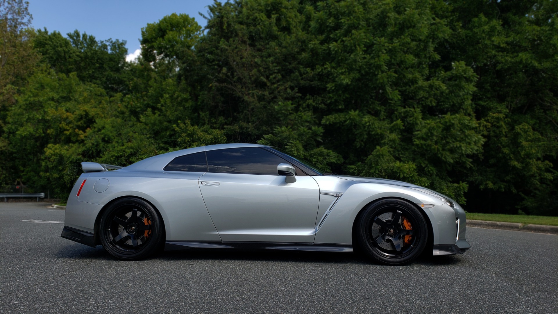 Used 2018 Nissan GT-R PREMIUM / NAV / BOSE / REARVIEW / CUSTOM WHEELS / COIL OVER SHOCKS / TUNED for sale Sold at Formula Imports in Charlotte NC 28227 13