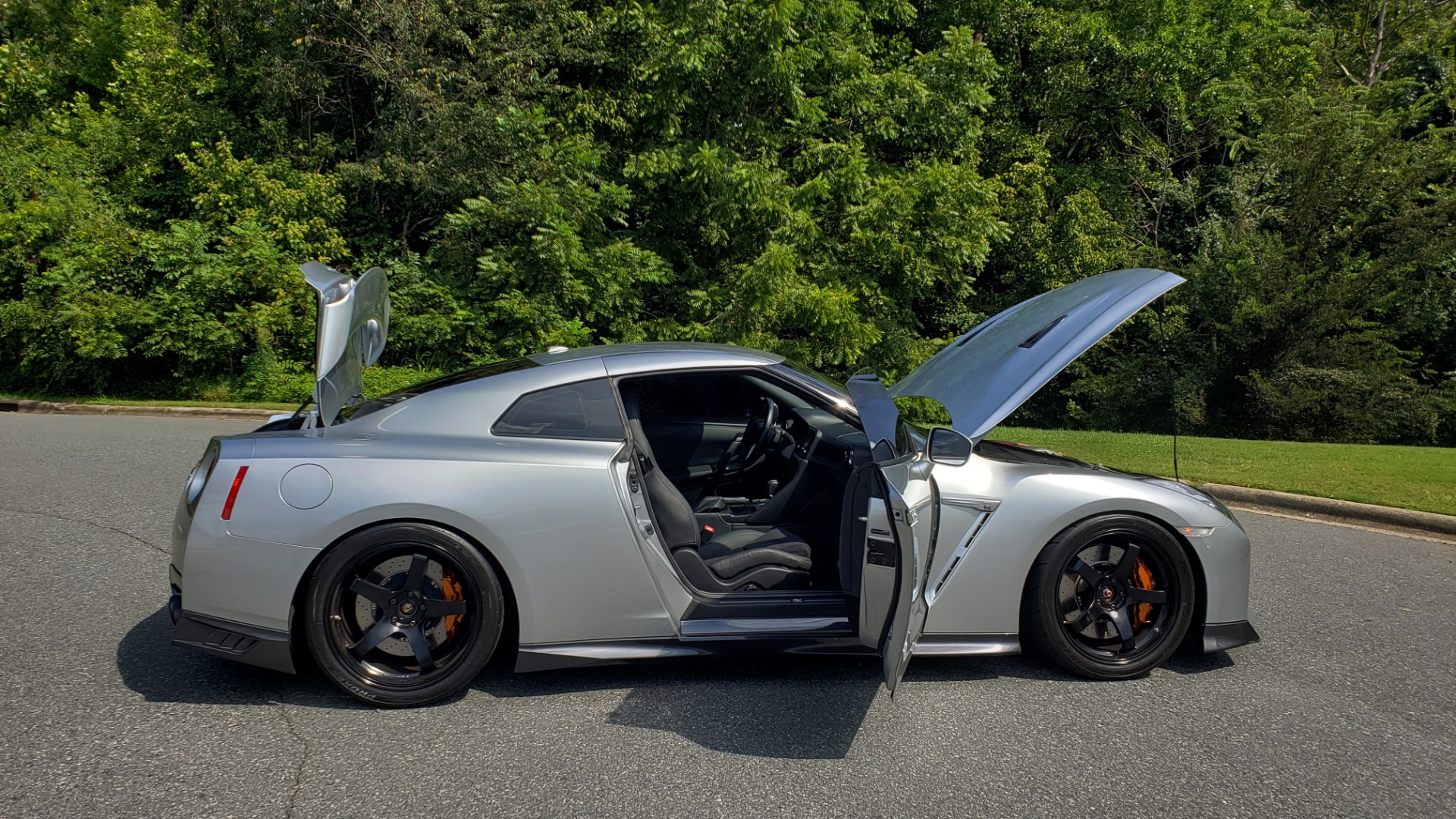 Used 2018 Nissan GT-R PREMIUM / NAV / BOSE / REARVIEW / CUSTOM WHEELS / COIL OVER SHOCKS / TUNED for sale Sold at Formula Imports in Charlotte NC 28227 15