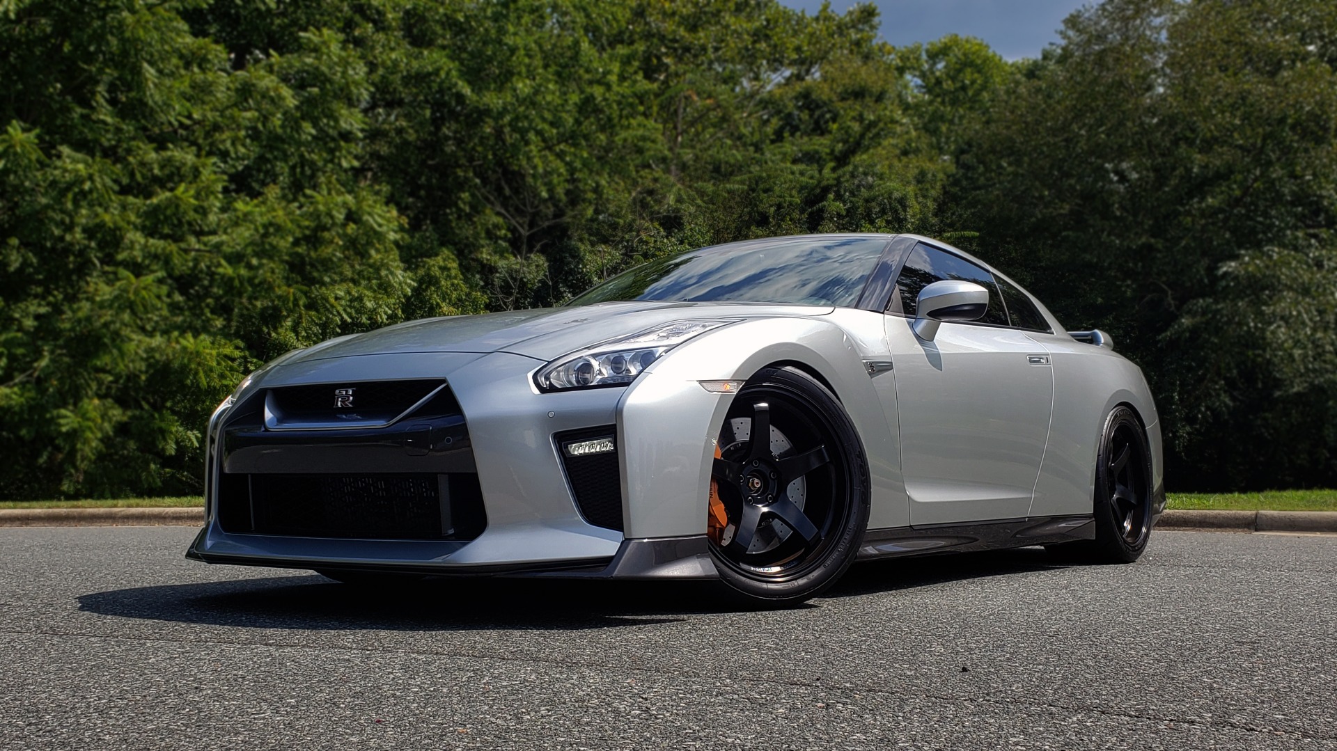Used 2018 Nissan GT-R PREMIUM / NAV / BOSE / REARVIEW / CUSTOM WHEELS / COIL OVER SHOCKS / TUNED for sale Sold at Formula Imports in Charlotte NC 28227 4