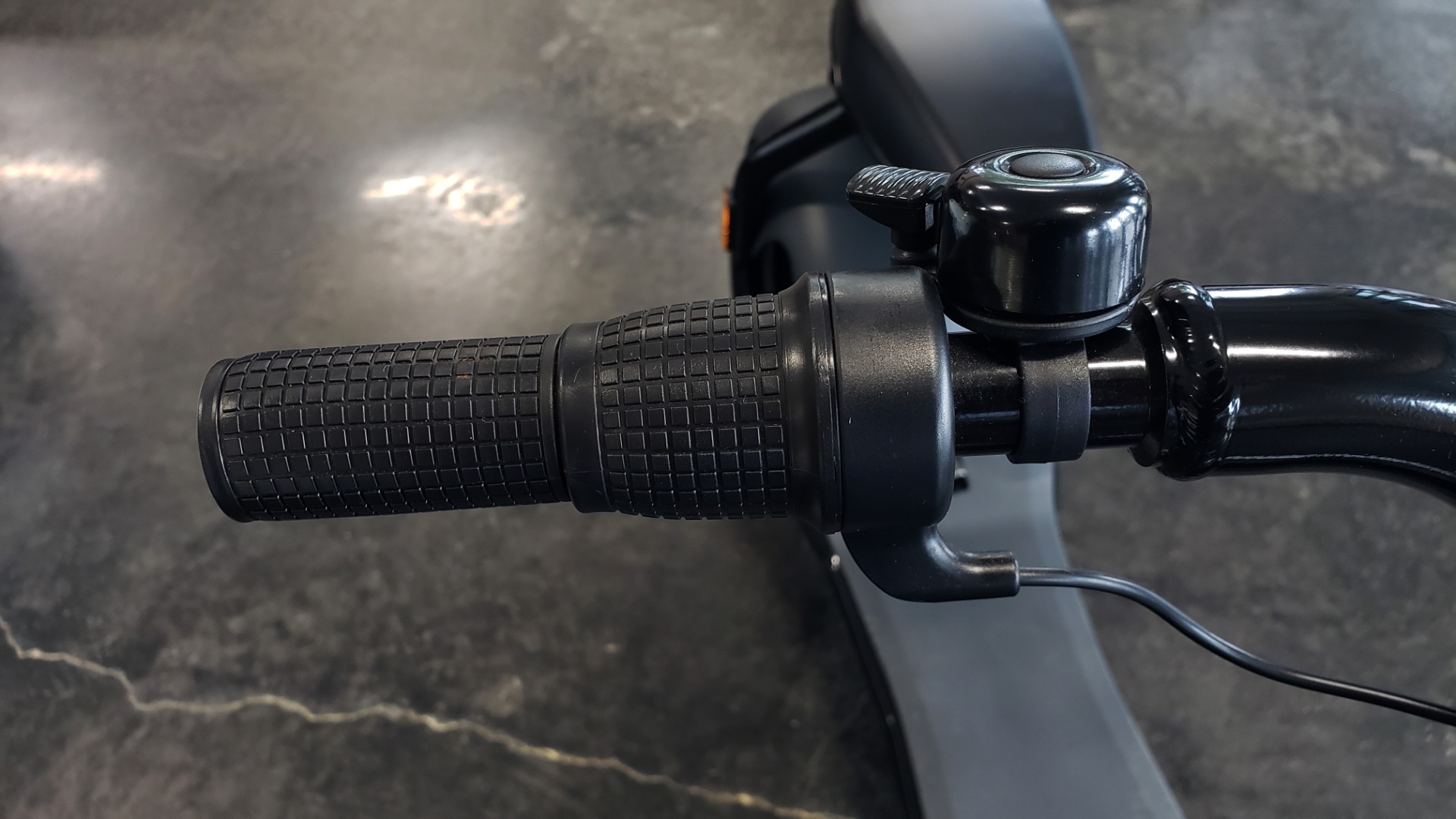 Used 2018 SCROOSER ELECTRIC SCOOTER SELF BALANCED / PITCH BLACK / 15.5 MPH / 34 MI RANGE for sale Sold at Formula Imports in Charlotte NC 28227 14