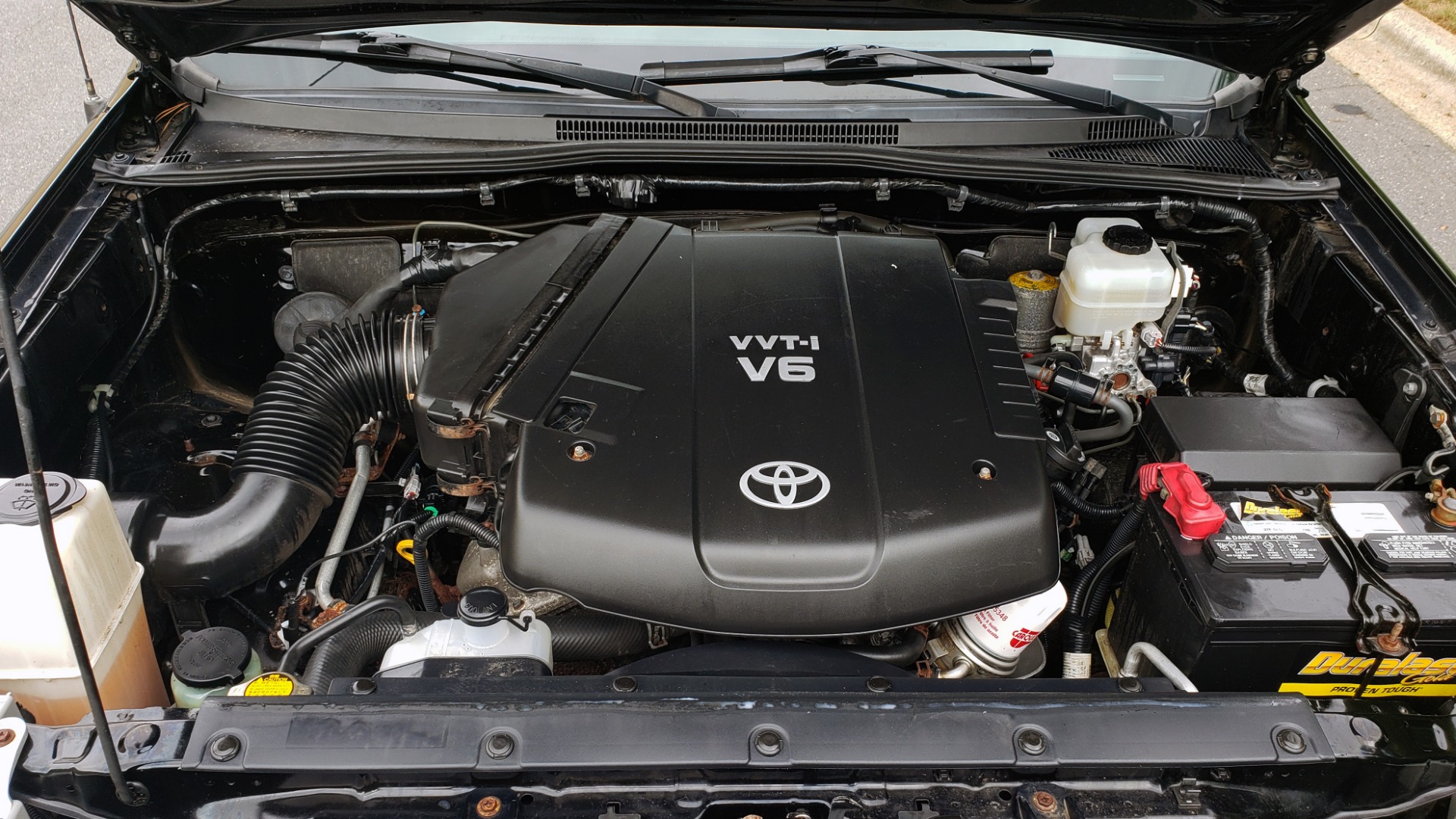 Used 2011 Toyota TACOMA 4WD / 4.0L V6 / 5-SPD AUTO / TRD OFF-ROAD PKG / BED LINER for sale Sold at Formula Imports in Charlotte NC 28227 11