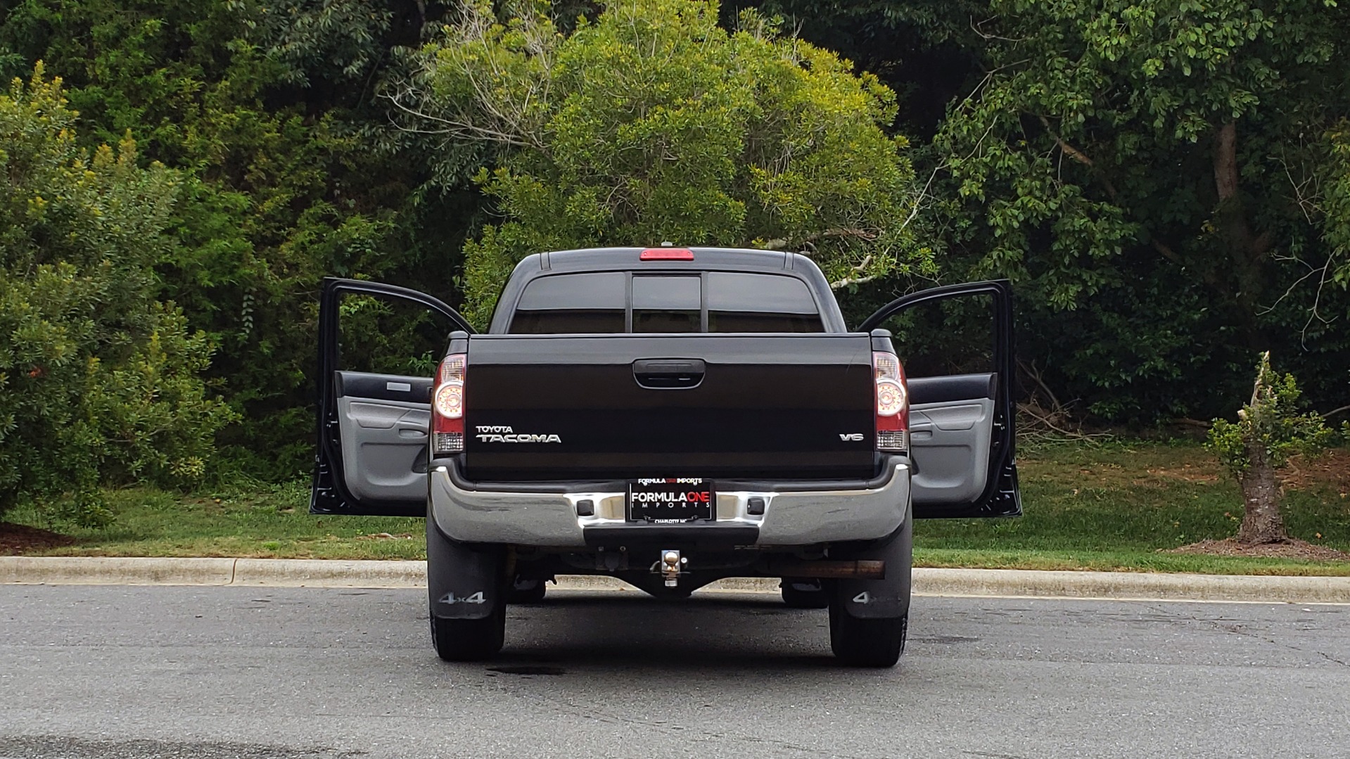 Used 2011 Toyota TACOMA 4WD / 4.0L V6 / 5-SPD AUTO / TRD OFF-ROAD PKG / BED LINER for sale Sold at Formula Imports in Charlotte NC 28227 20