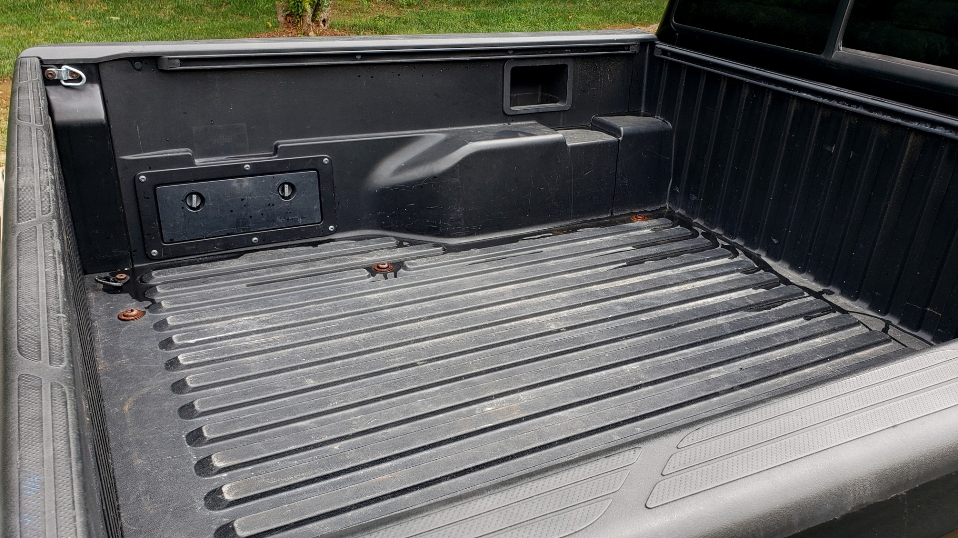 Used 2011 Toyota TACOMA 4WD / 4.0L V6 / 5-SPD AUTO / TRD OFF-ROAD PKG / BED LINER for sale Sold at Formula Imports in Charlotte NC 28227 24